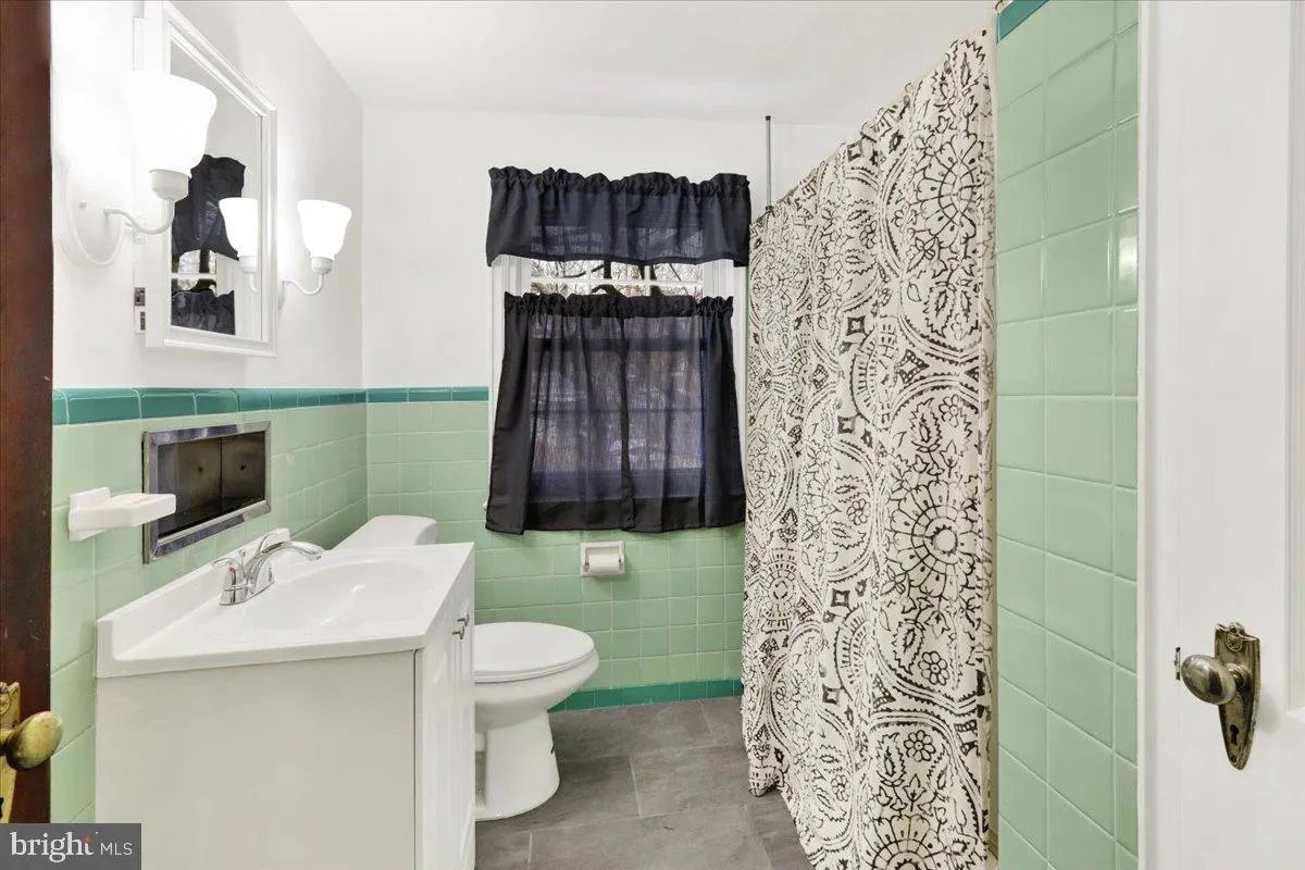 West Reading, Pennsylvania 19611, United States, 3 Bedrooms Bedrooms, ,1 BathroomBathrooms,Residential,Pending,19090