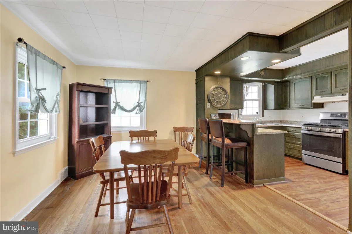 West Reading, Pennsylvania 19611, United States, 3 Bedrooms Bedrooms, ,1 BathroomBathrooms,Residential,Pending,19090