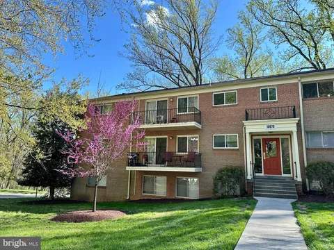 10670 Weymouth Street Unit 2, Bethesda, MD MLS: MDMC2174990