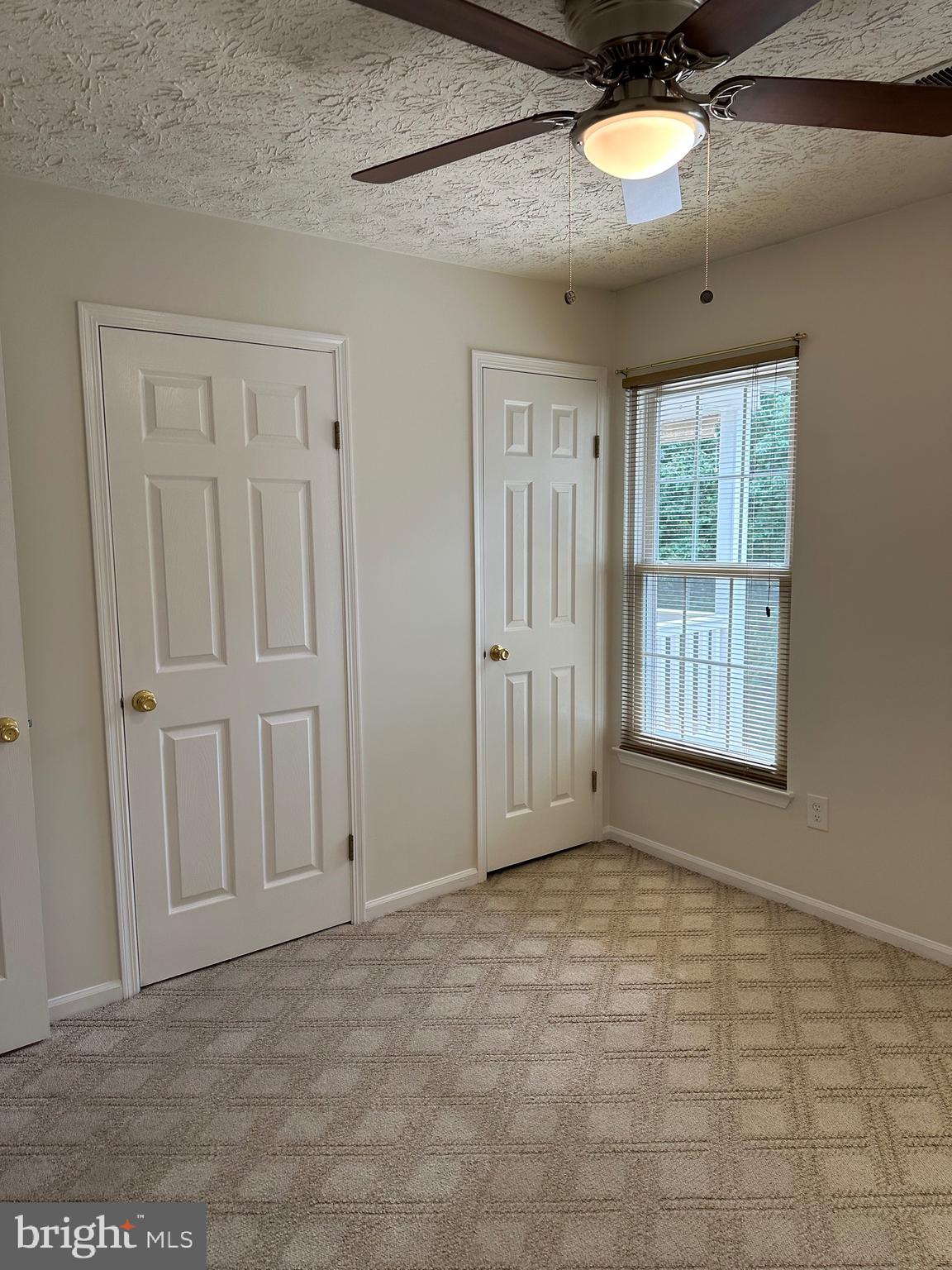 DEEP CREEK COMMONS - Residential Lease