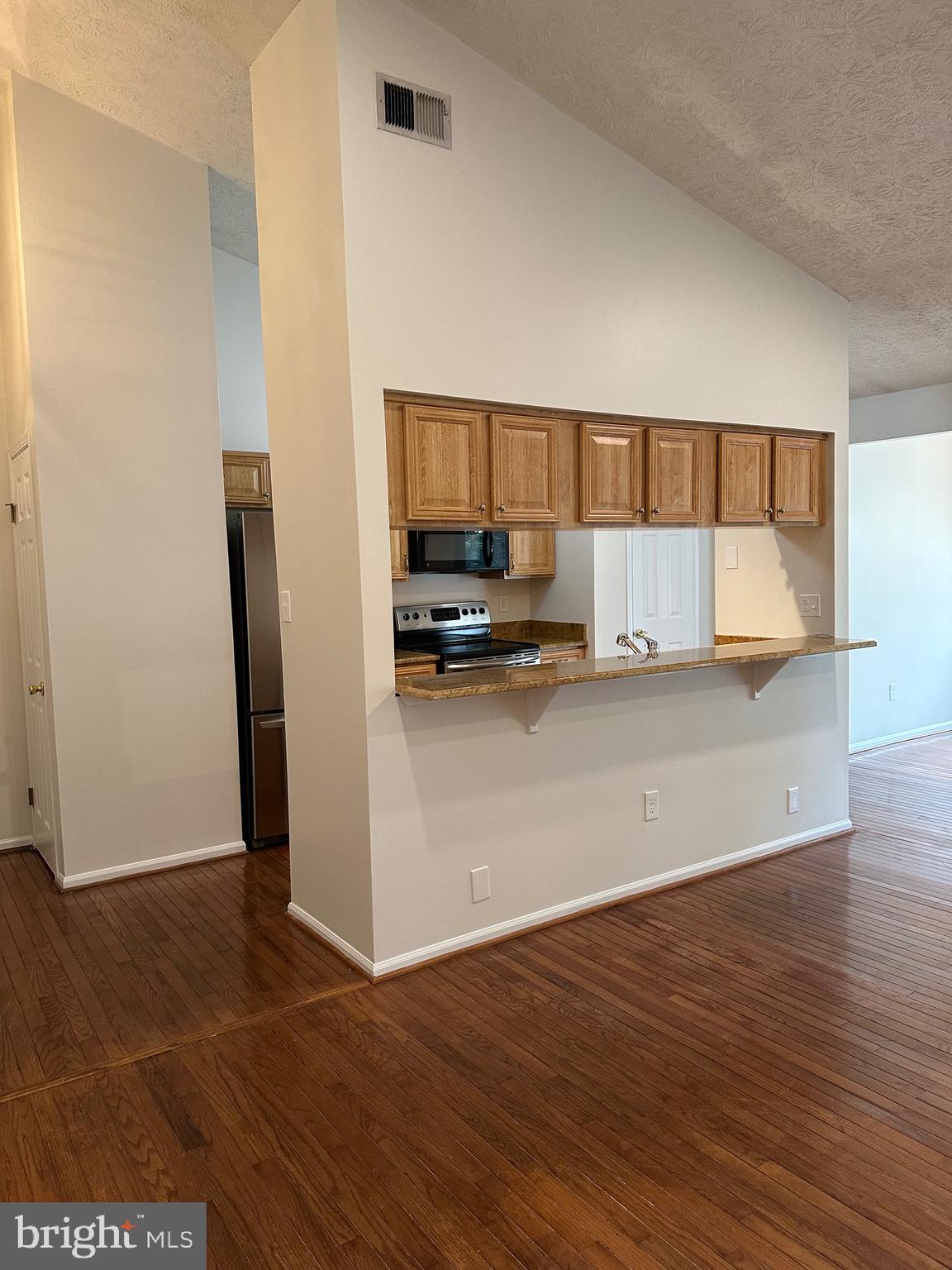 DEEP CREEK COMMONS - Residential Lease