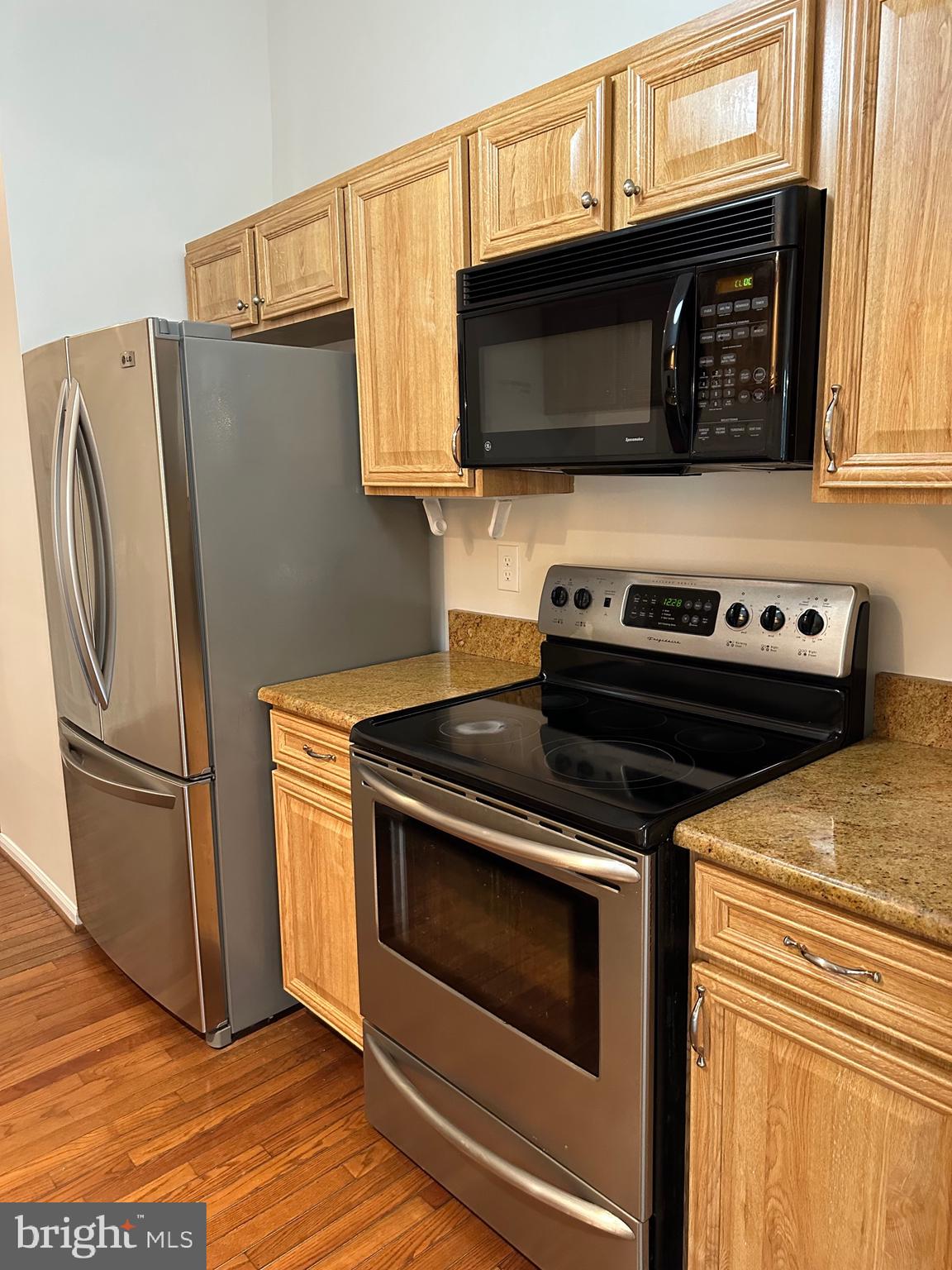 DEEP CREEK COMMONS - Residential Lease