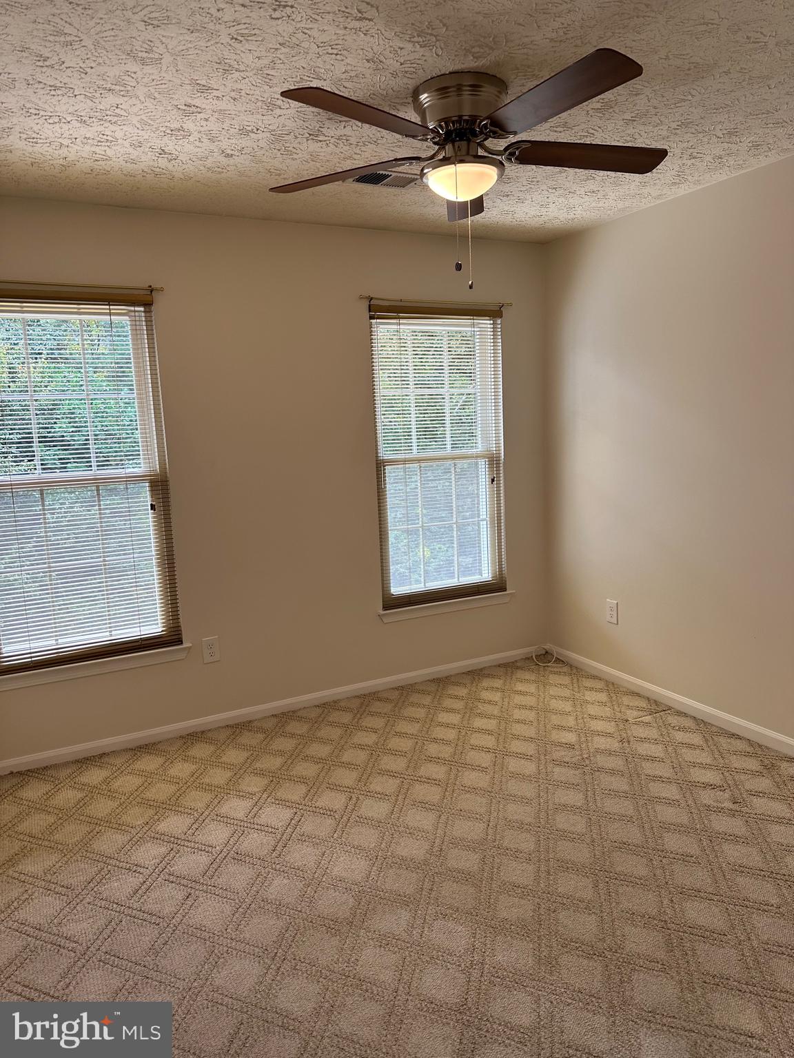 DEEP CREEK COMMONS - Residential Lease