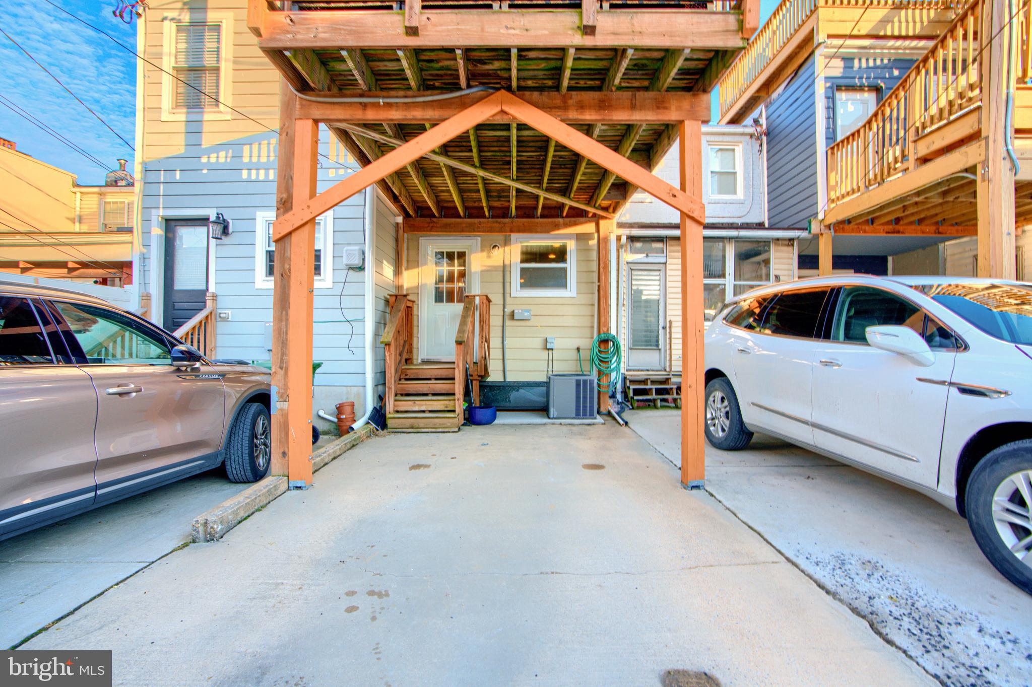 LOCUST POINT - Residential