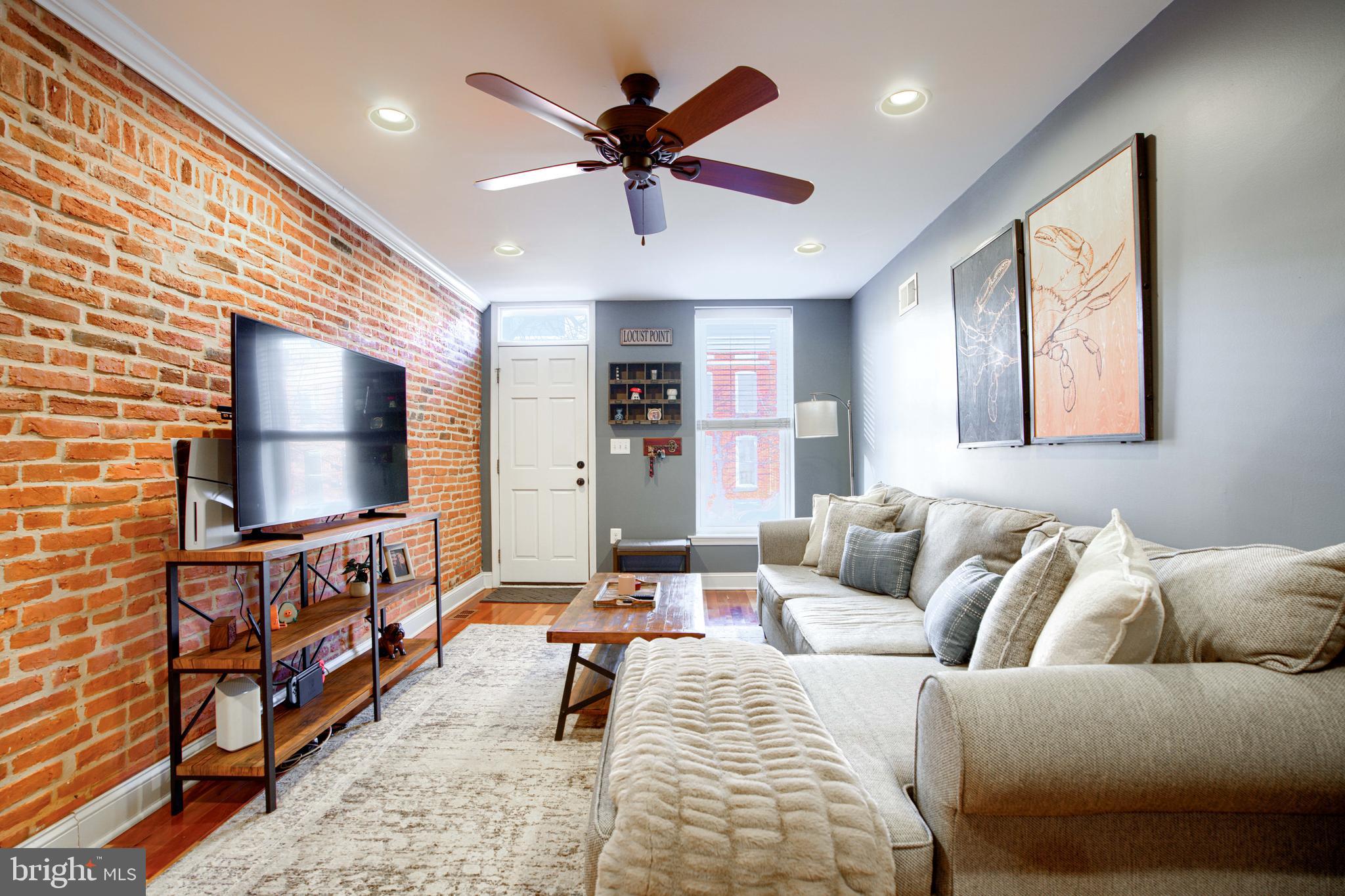 LOCUST POINT - Residential