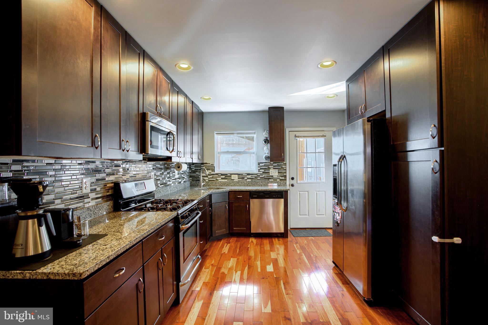 LOCUST POINT - Residential