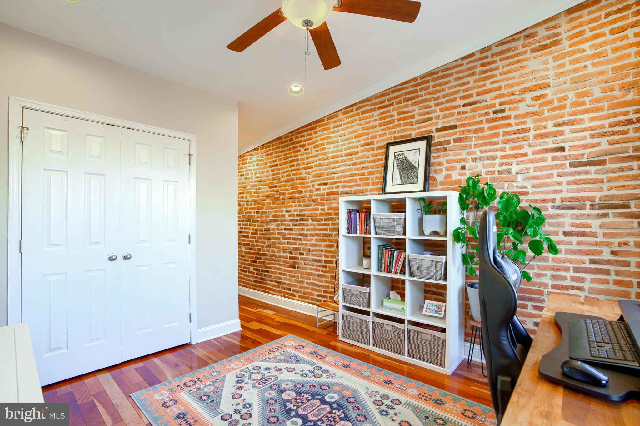 LOCUST POINT - Residential