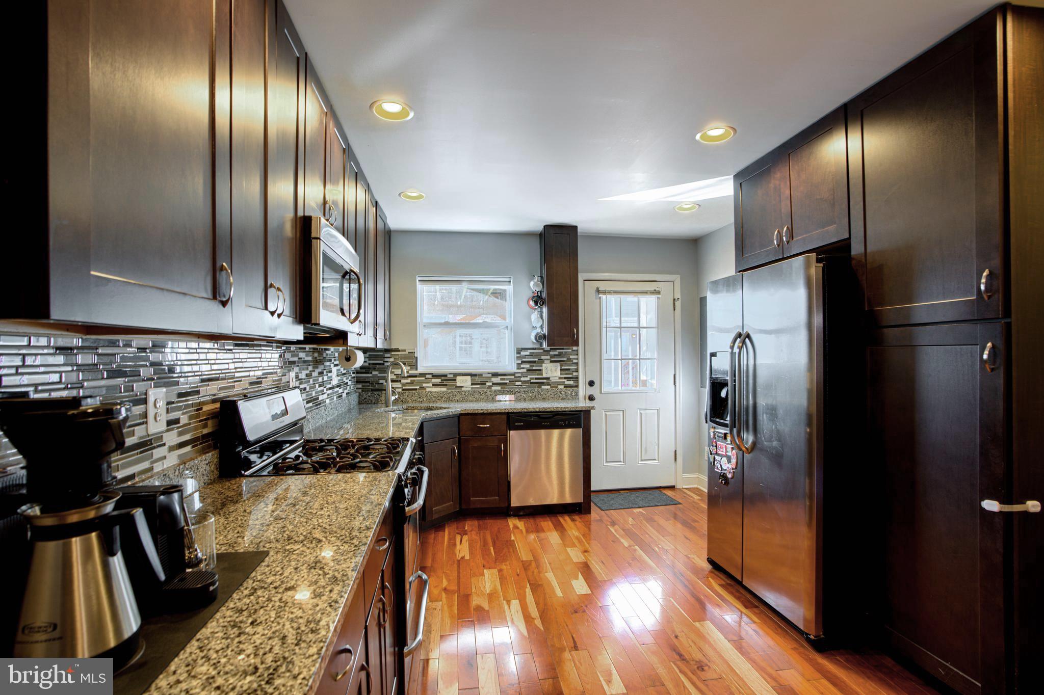 LOCUST POINT - Residential