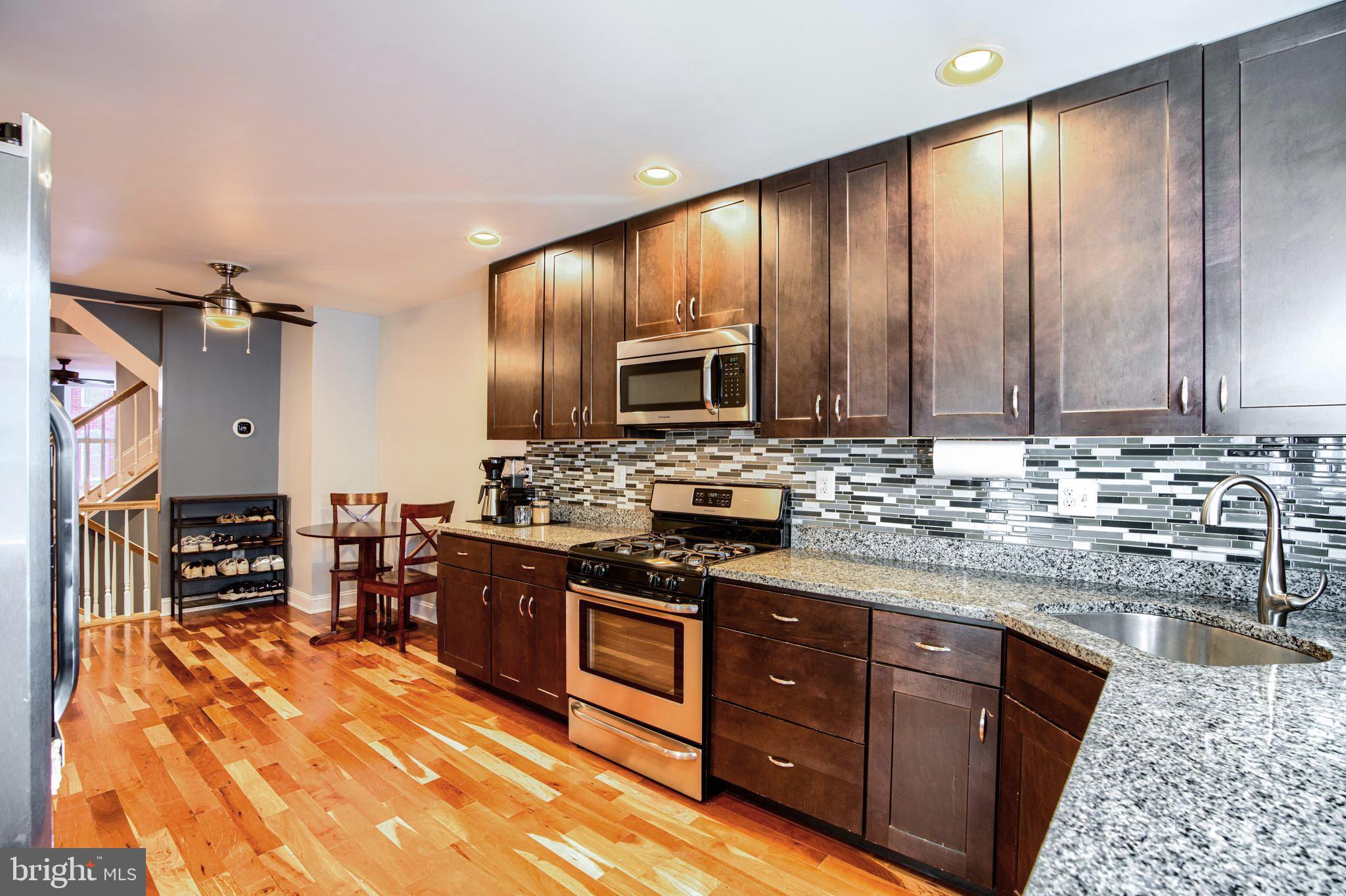 LOCUST POINT - Residential