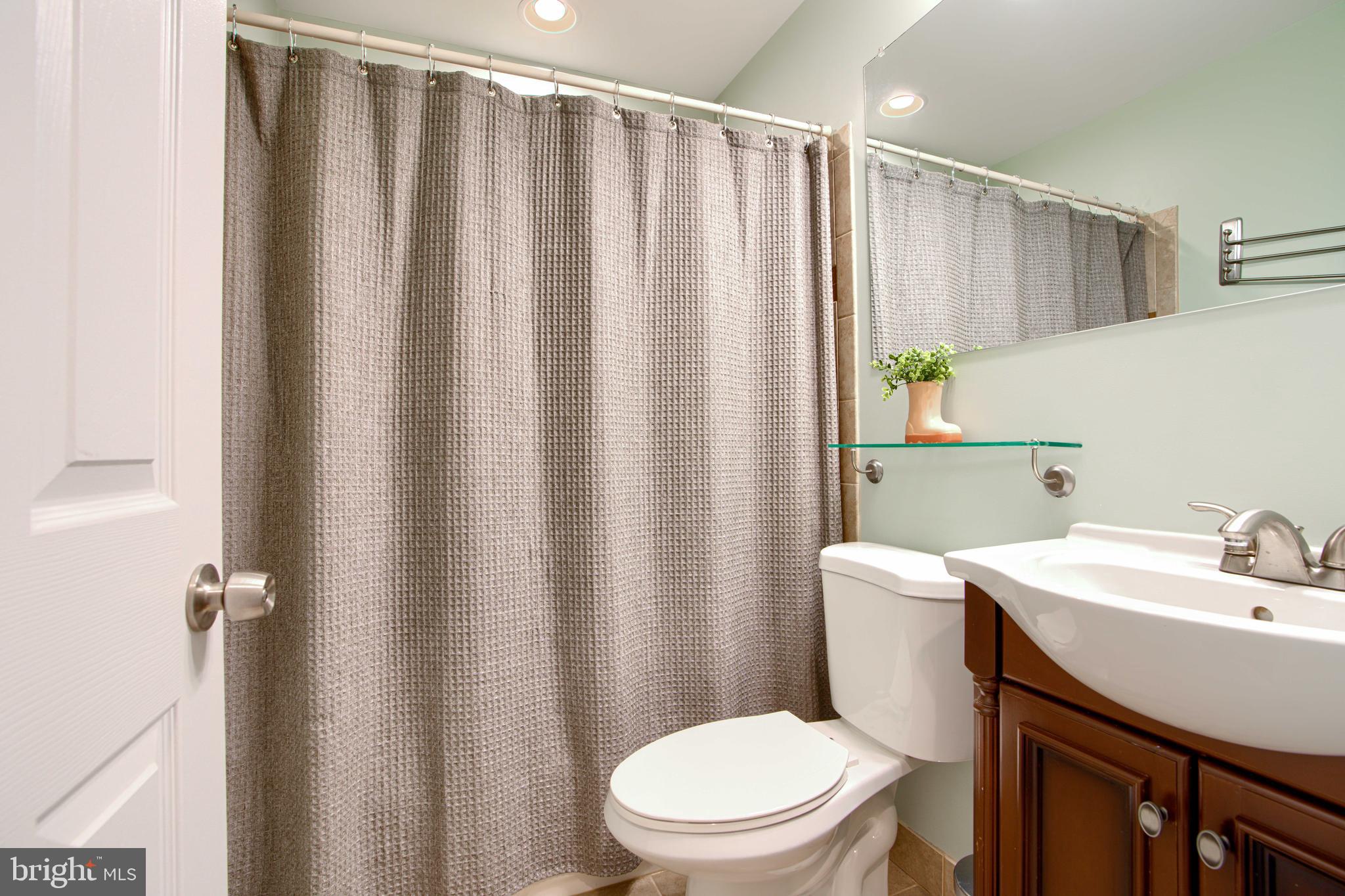 LOCUST POINT - Residential