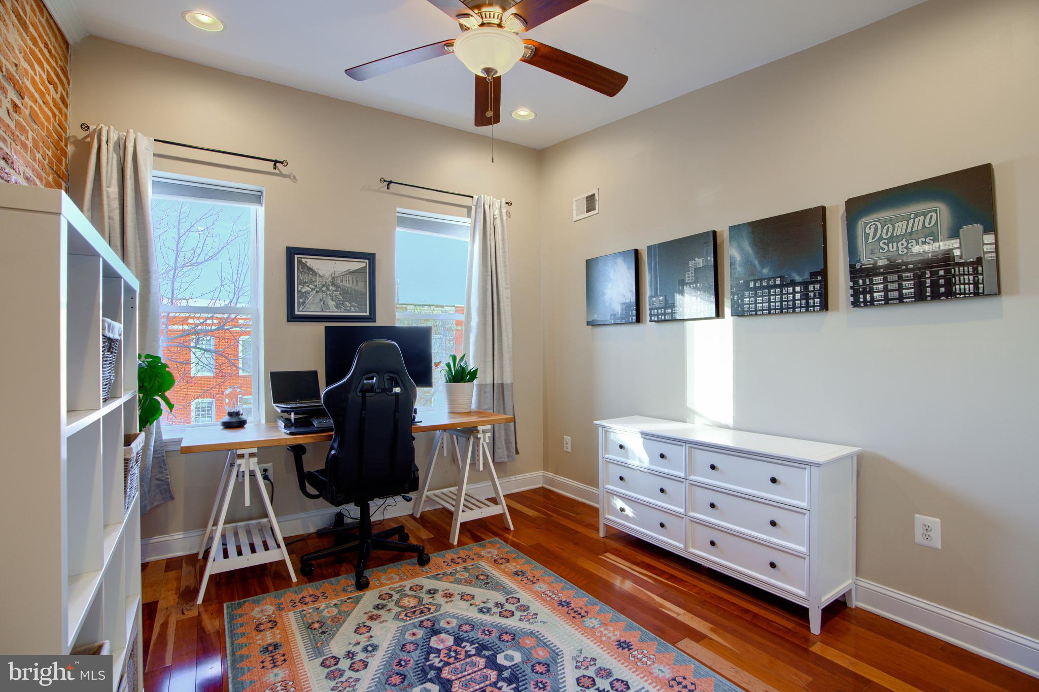 LOCUST POINT - Residential