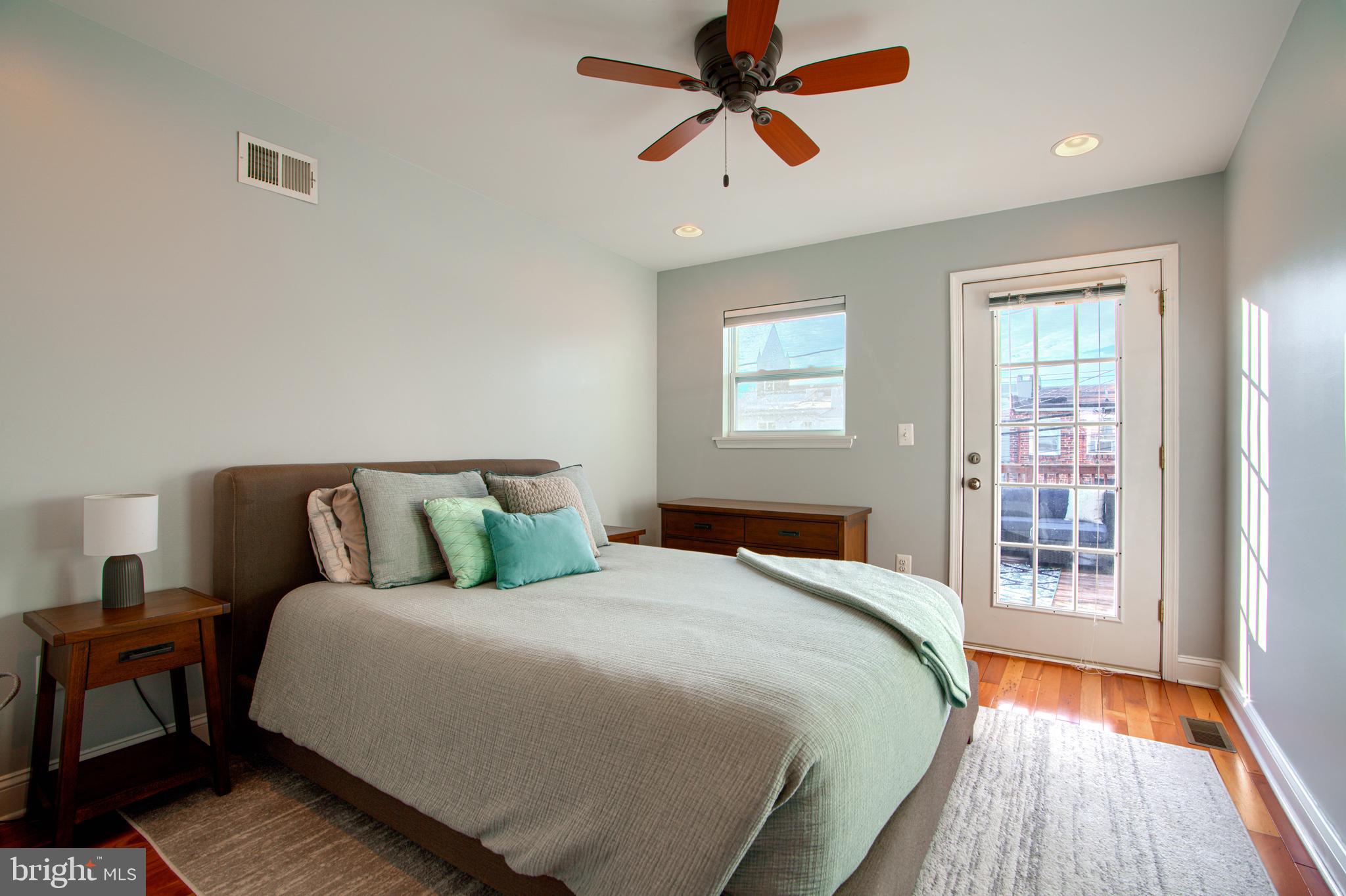 LOCUST POINT - Residential