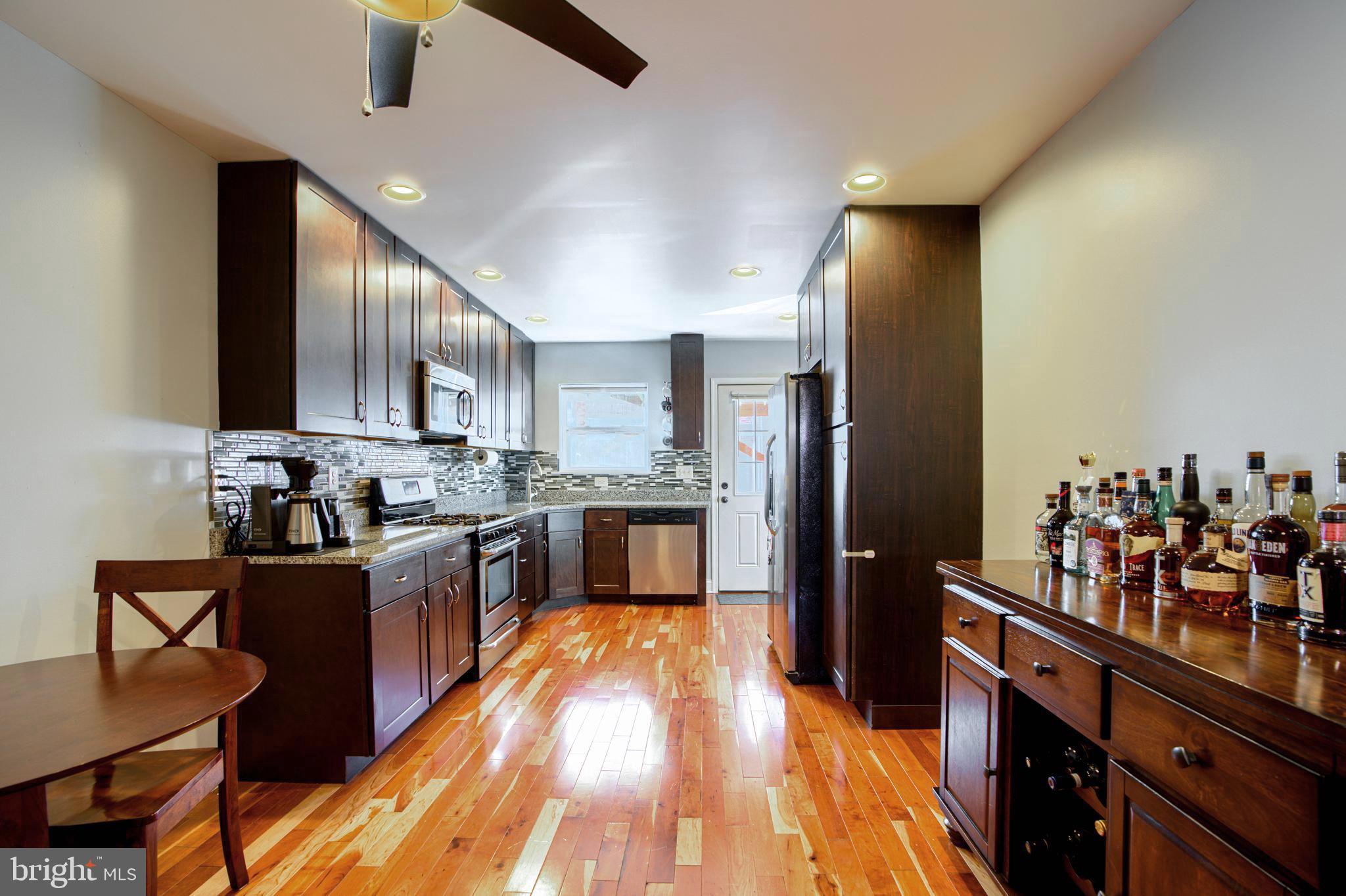 LOCUST POINT - Residential