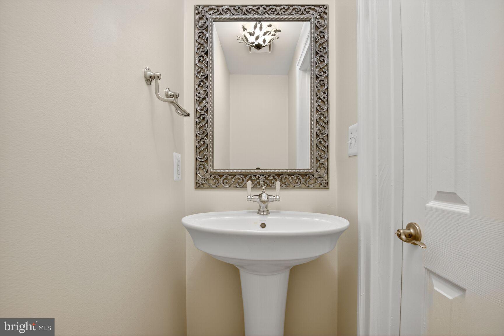 RESTON - Residential Lease