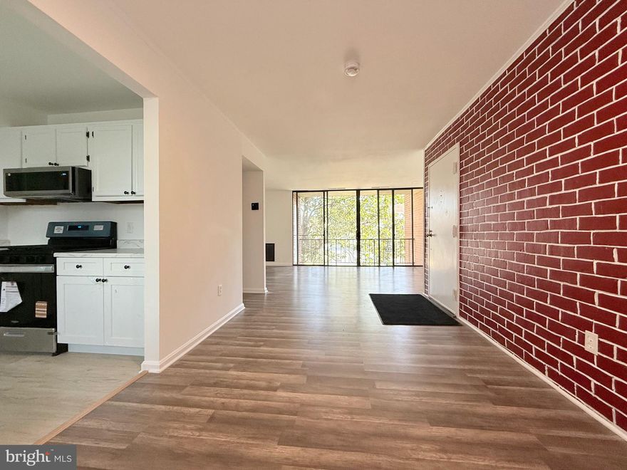 Don't miss this opportunity in the desirable Potomac Oaks Community! This fully renovated, light-filled, upper-level condo features two bedrooms and two full baths. Enjoy brand-new Laminate flooring and a new remodeled kitchen with white cabinets and stainless steel appliances.
 Both the primary and hall bathrooms have been updated. The unit opens to a private balcony. The community boasts a pool, clubhouse, tennis/basketball courts, and tot lots. The condo fee is a major plus, covering ALL utilities (gas, electricity, water). Conveniently located near I-270, Kentlands, and ample dining/shopping options. Perfect for first-time buyers or investors!

The unit comes with 2 Parking spots and 2 visitor parking spaces.