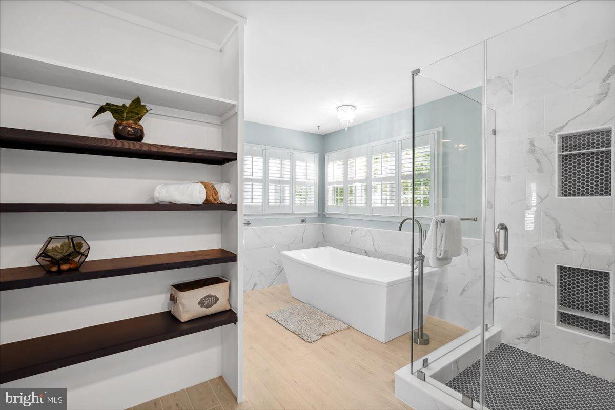 CHARLESTON COLLECTION - Residential