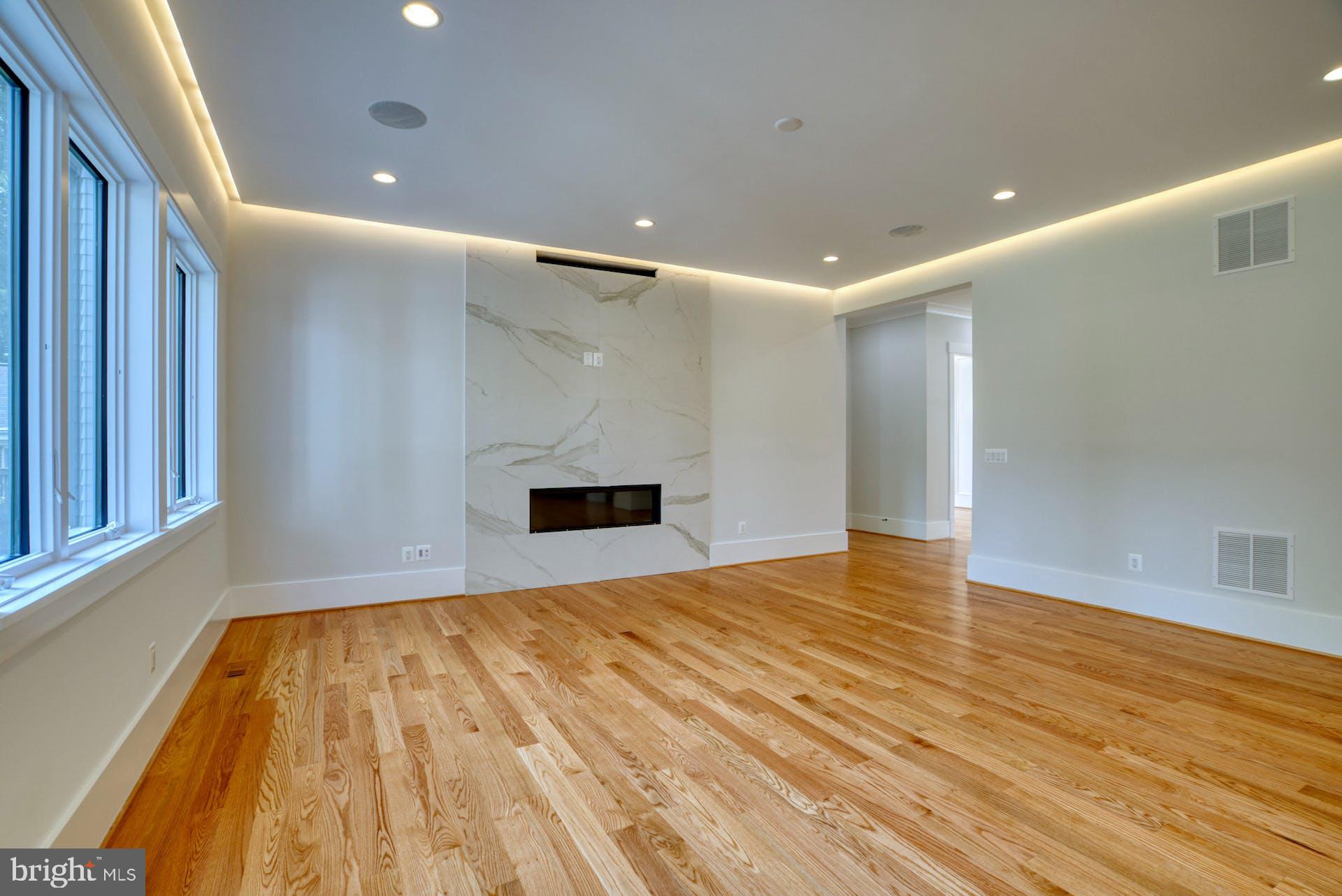 BROYHILLS MCLEAN ESTATES - Residential