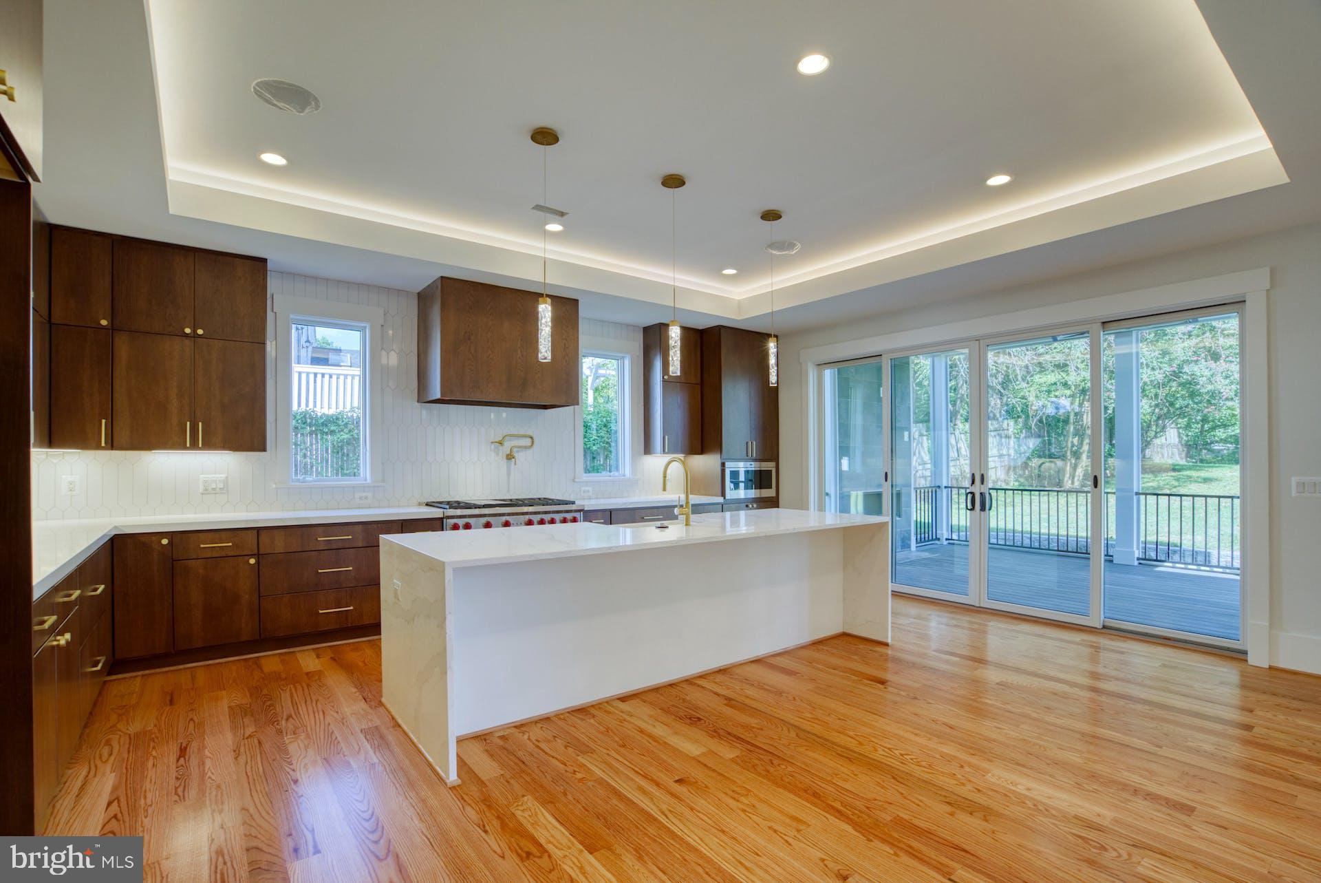 BROYHILLS MCLEAN ESTATES - Residential