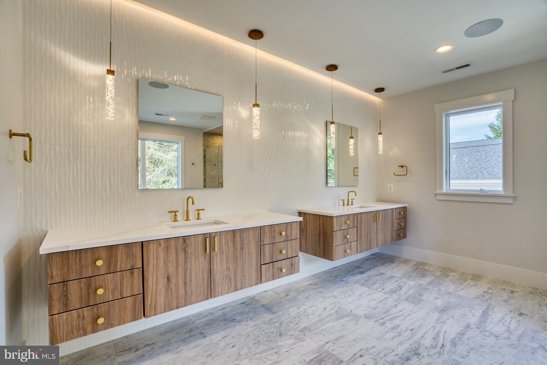 BROYHILLS MCLEAN ESTATES - Residential