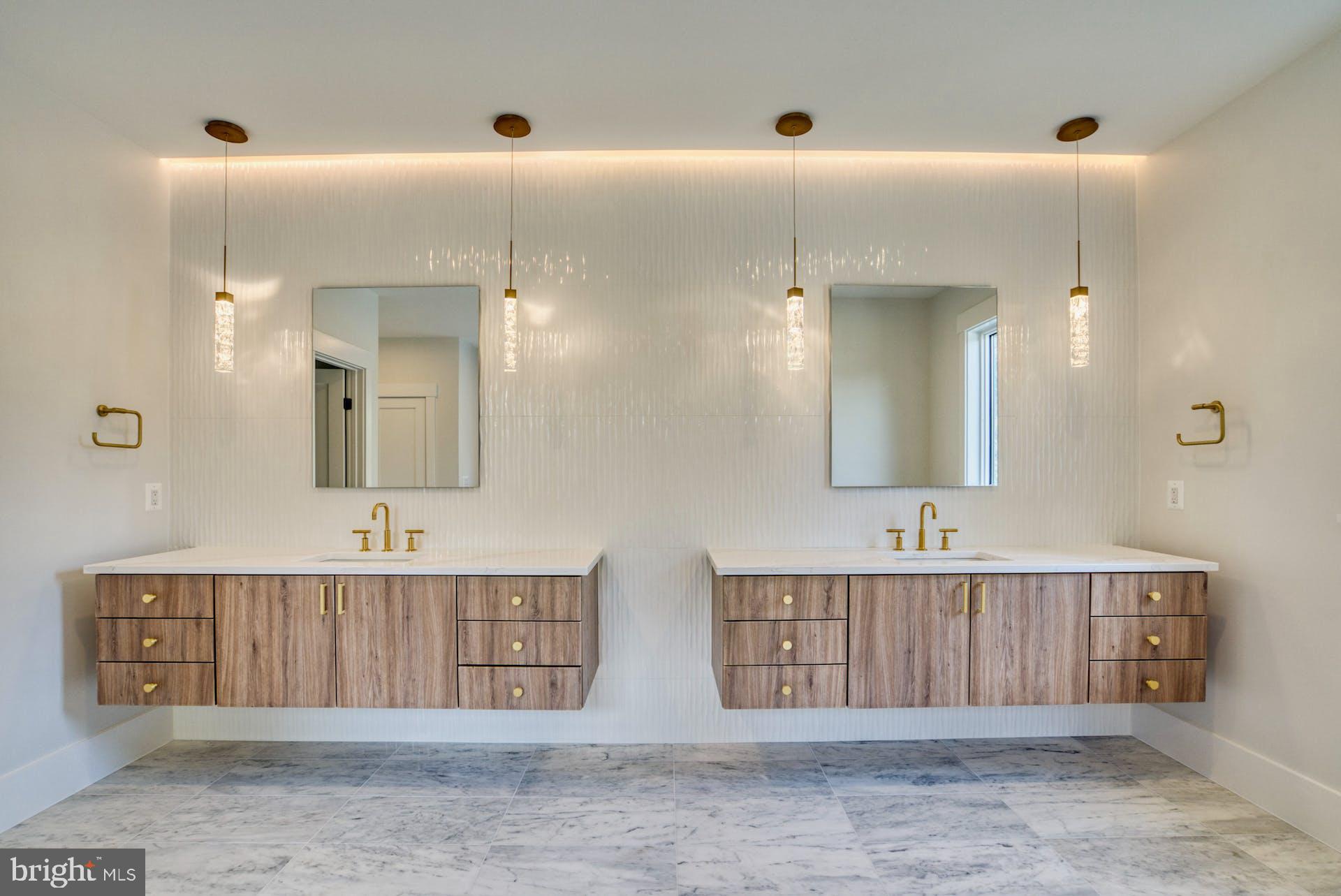 BROYHILLS MCLEAN ESTATES - Residential