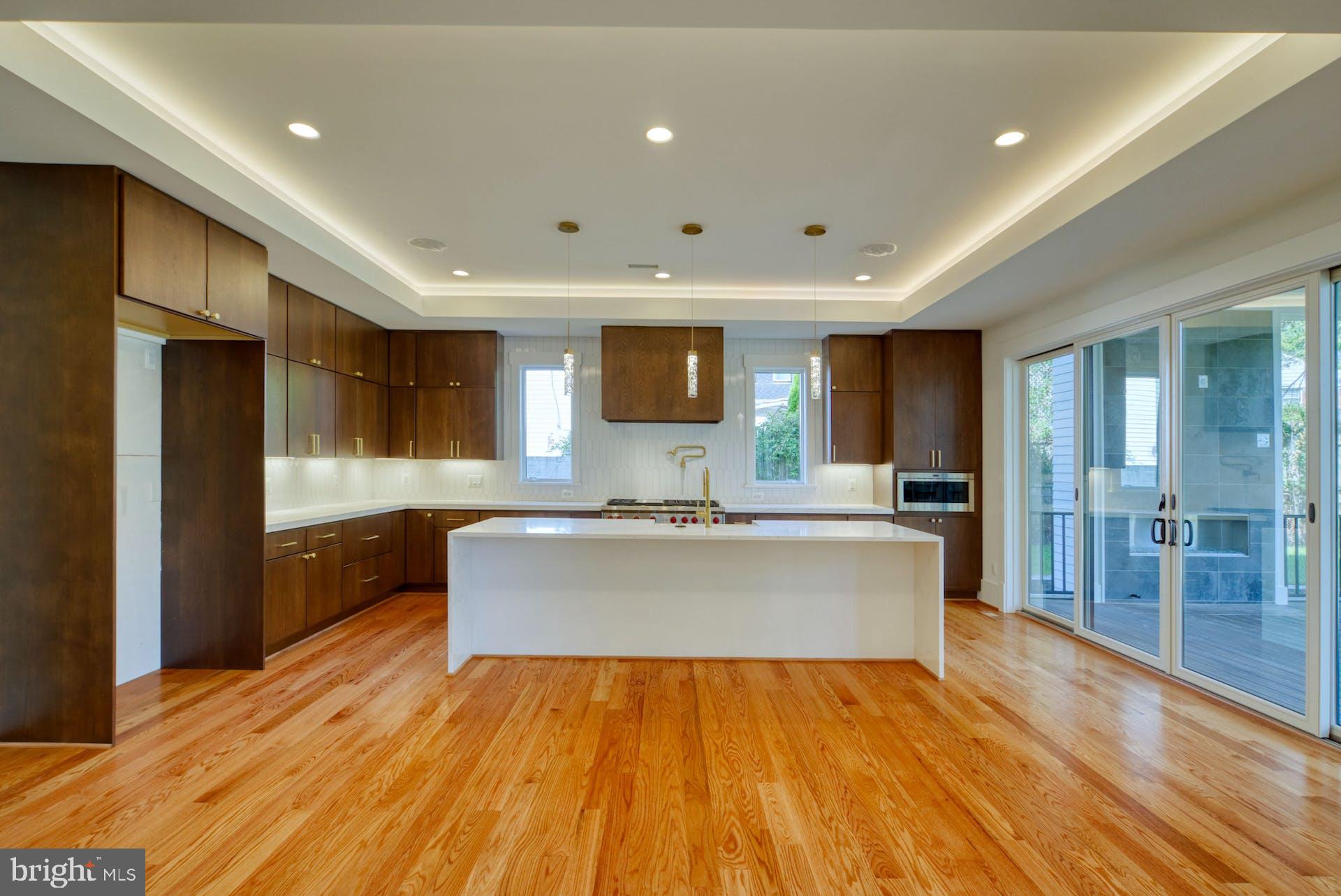 BROYHILLS MCLEAN ESTATES - Residential