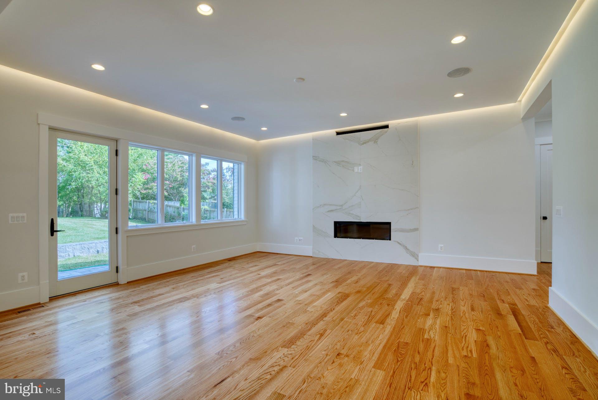 BROYHILLS MCLEAN ESTATES - Residential