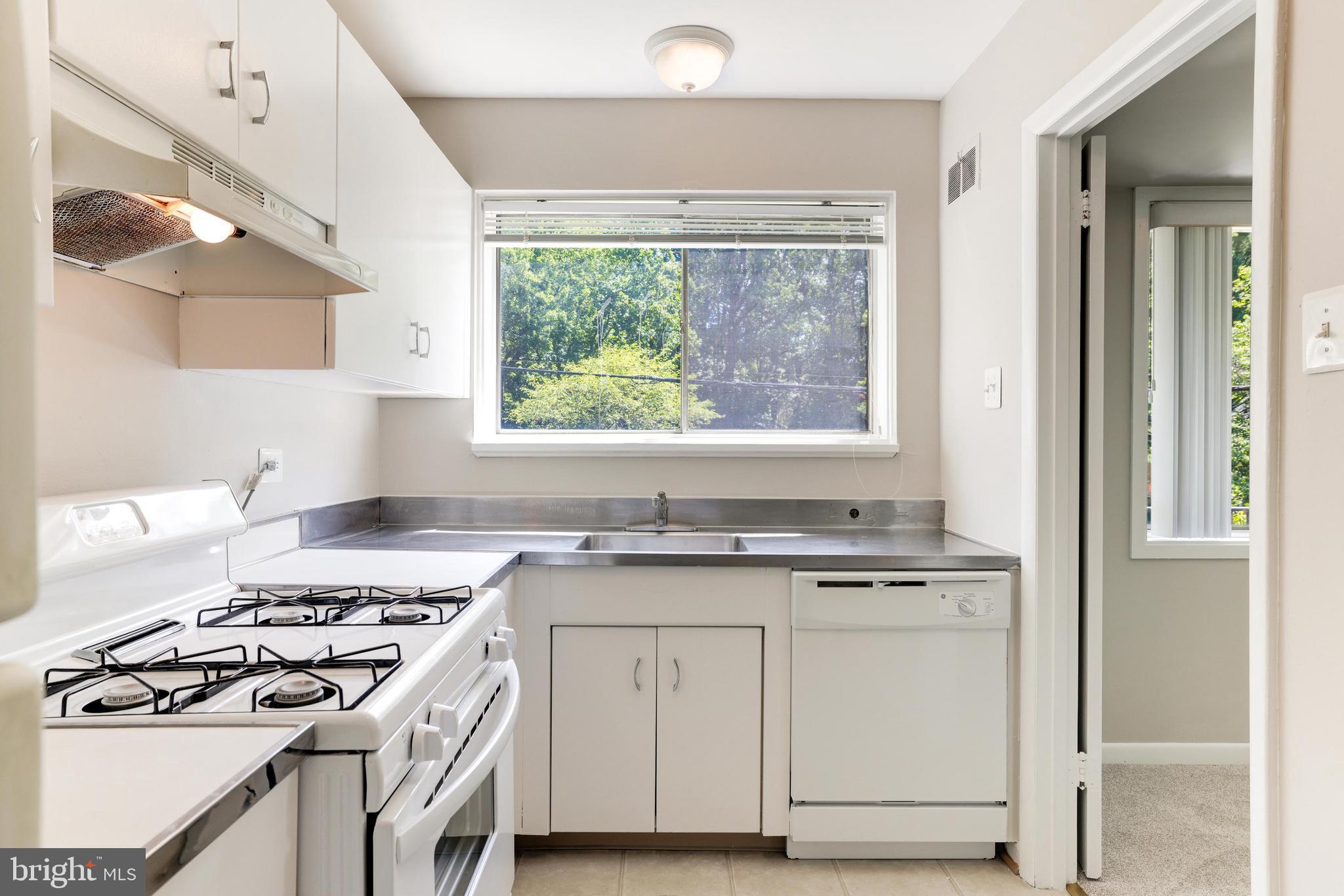 PARKSIDE CONDOMINIUMS - Residential