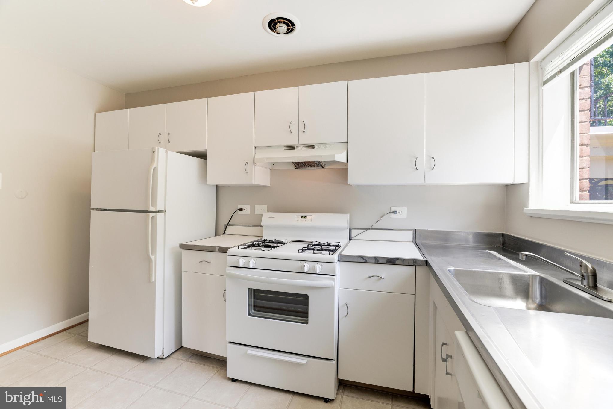 PARKSIDE CONDOMINIUMS - Residential