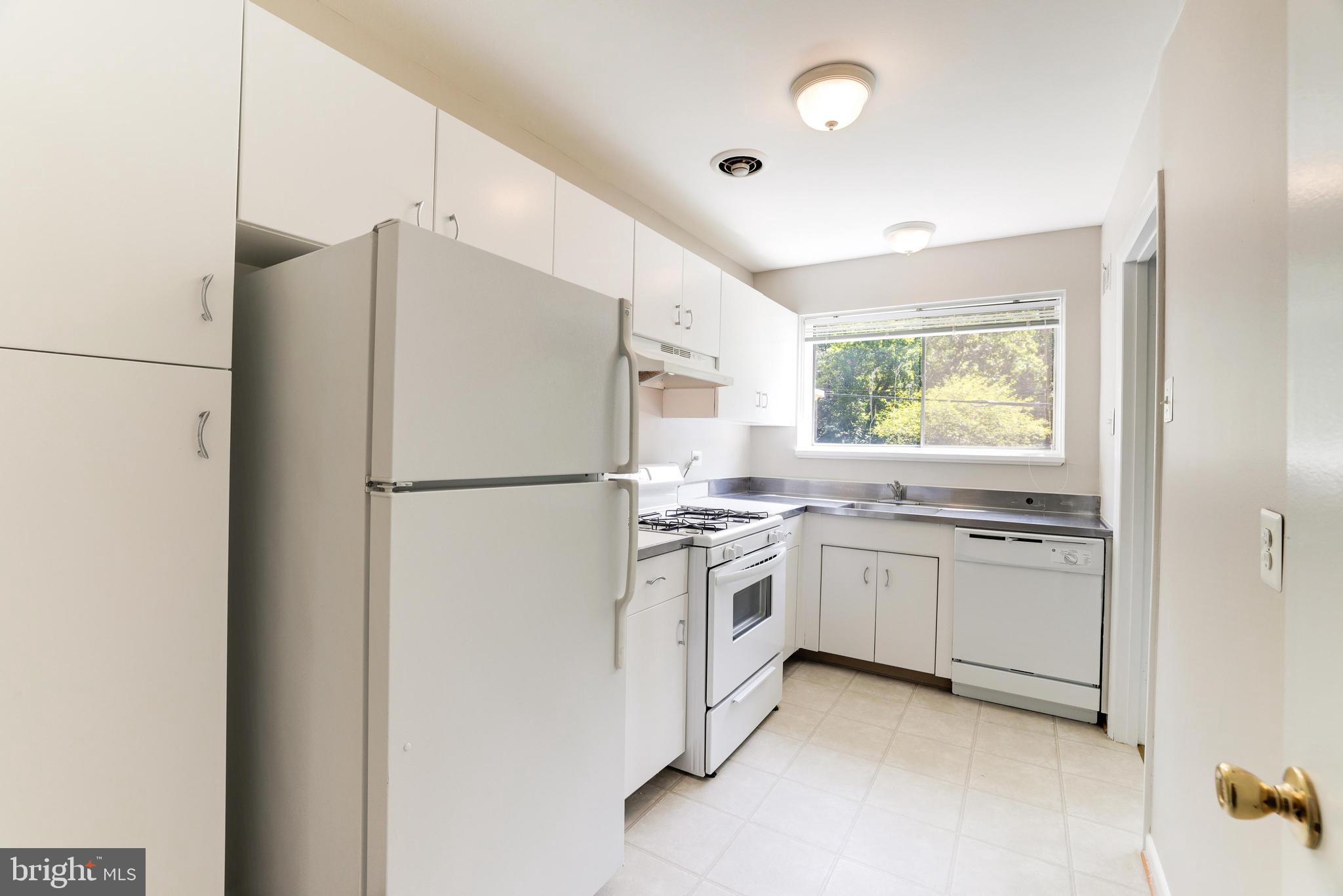 PARKSIDE CONDOMINIUMS - Residential