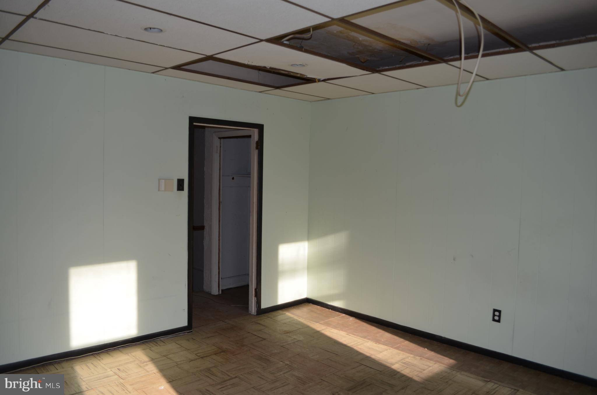 EAST FALLS - Residential