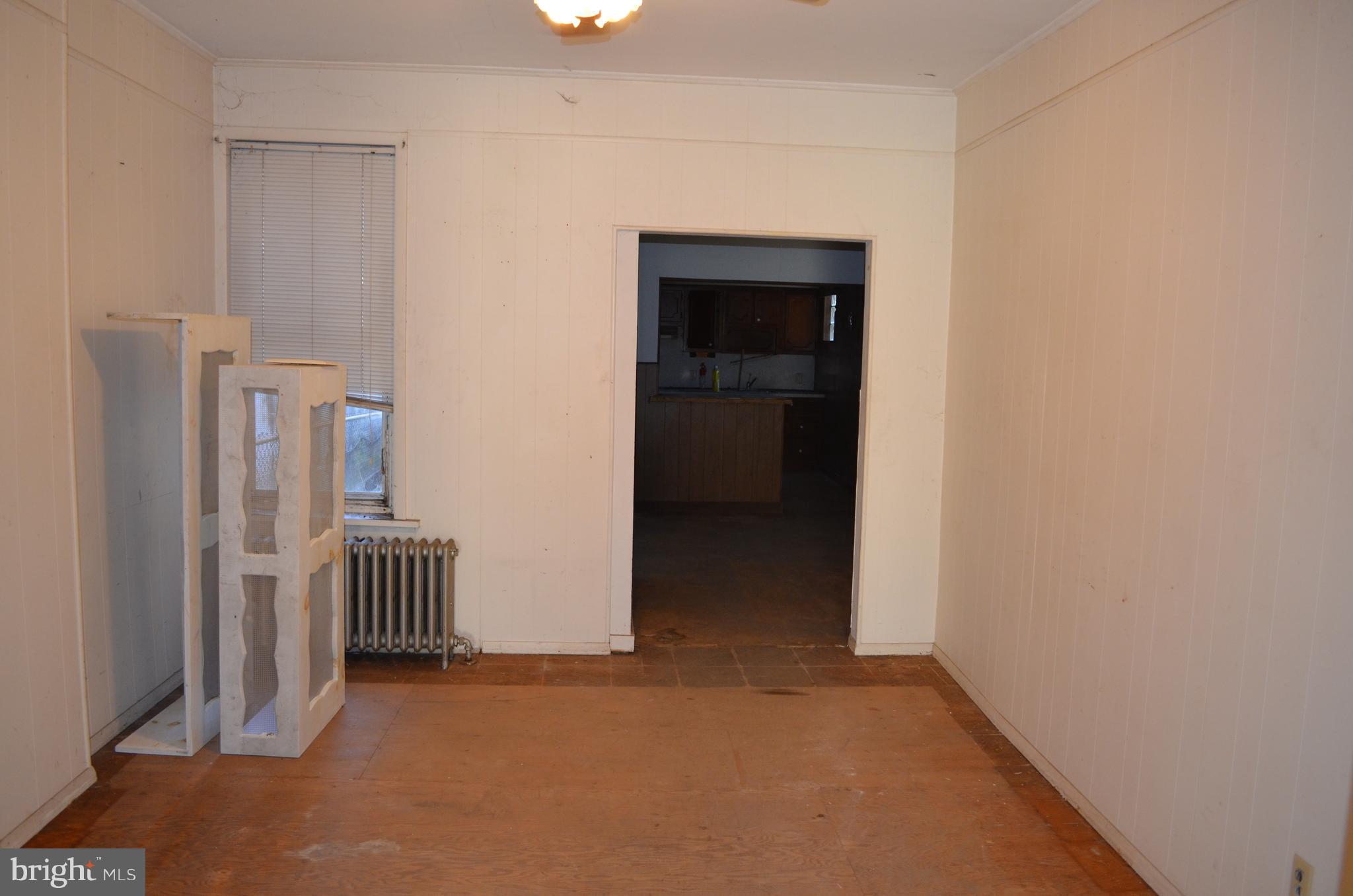 EAST FALLS - Residential