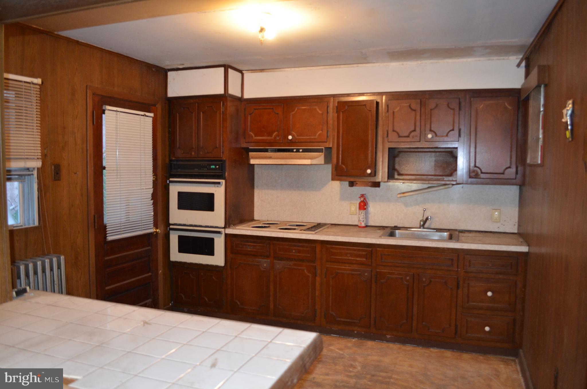 EAST FALLS - Residential