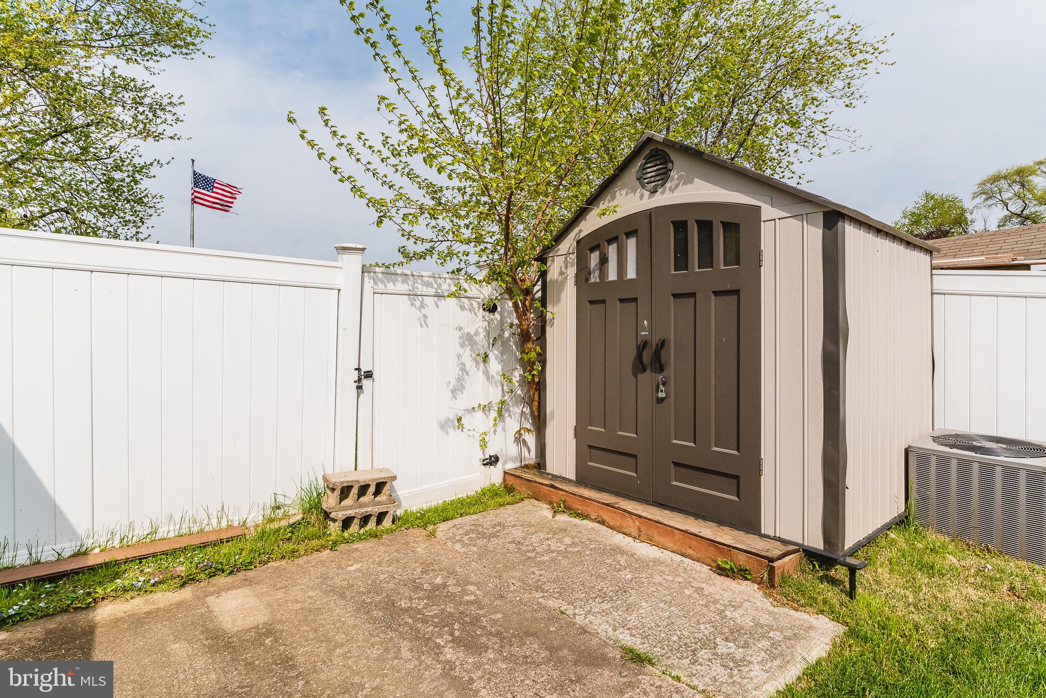 RIVERSIDE - Residential