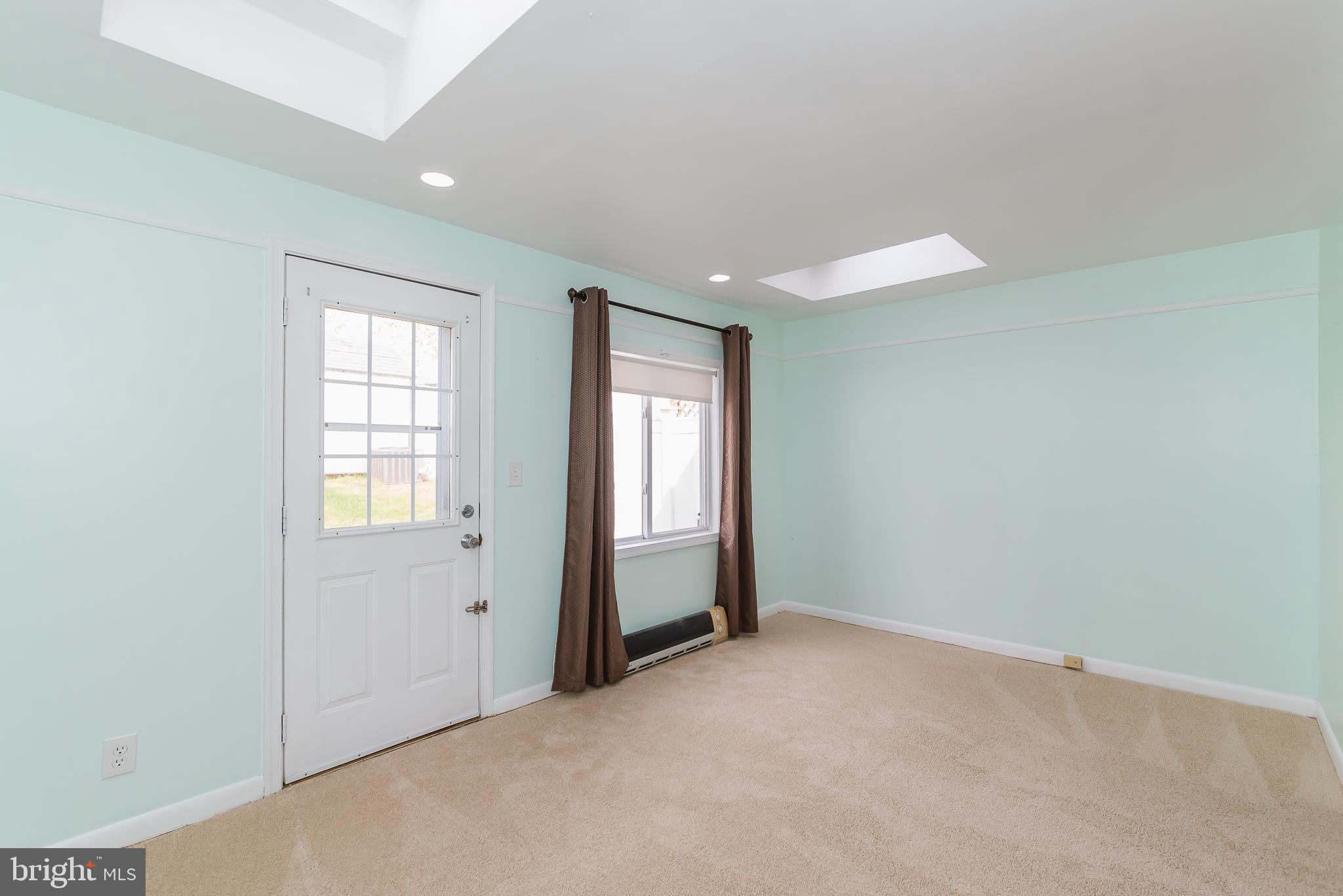 RIVERSIDE - Residential