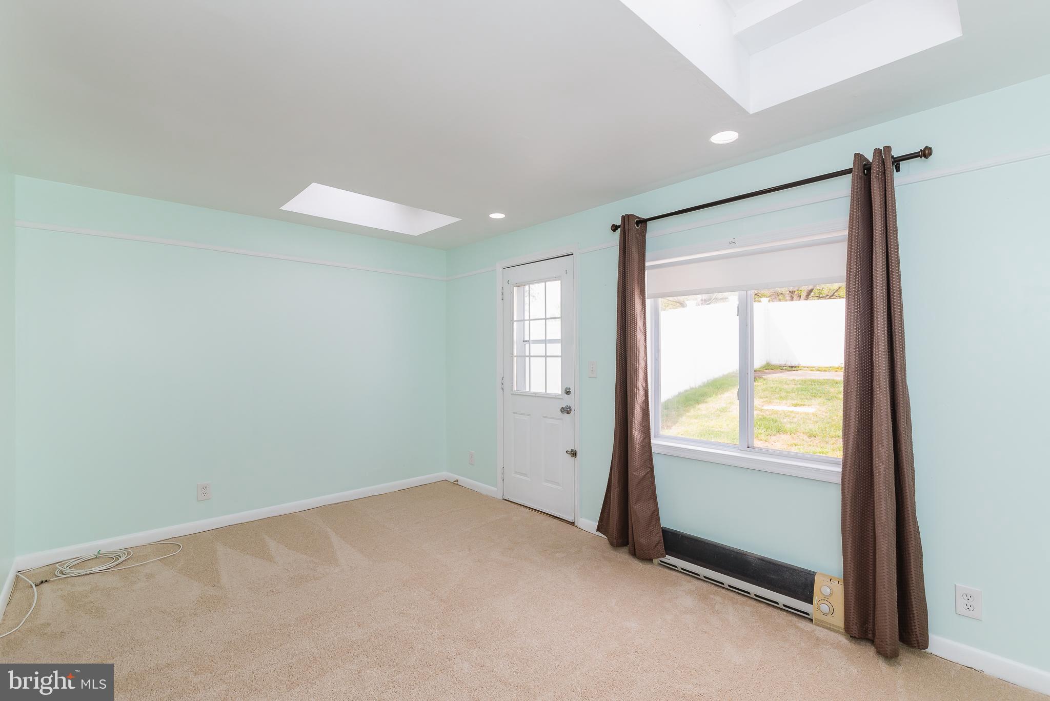 RIVERSIDE - Residential