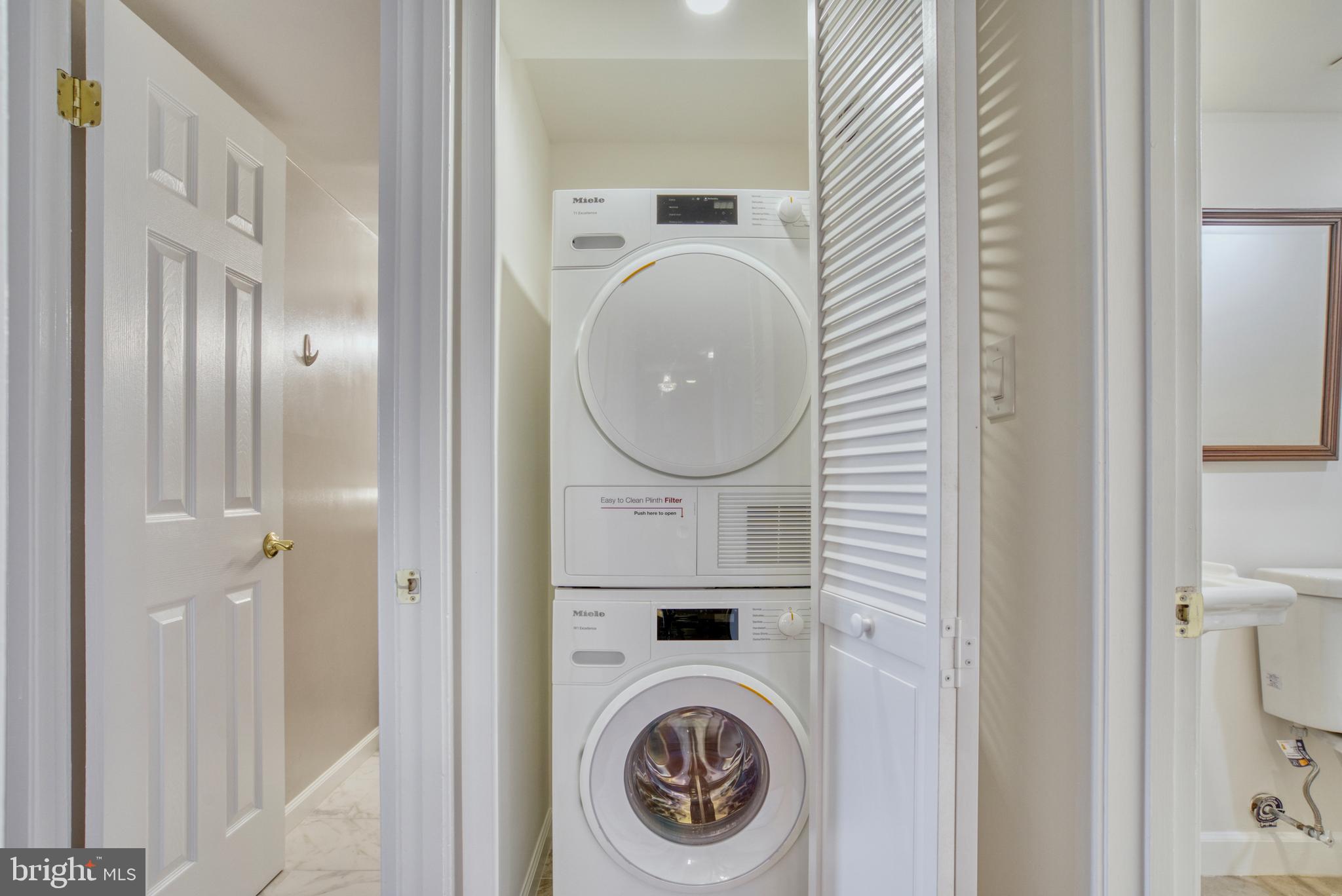 REGENCY AT MCLEAN - Residential