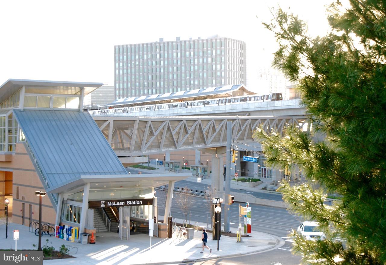 REGENCY AT MCLEAN - Residential