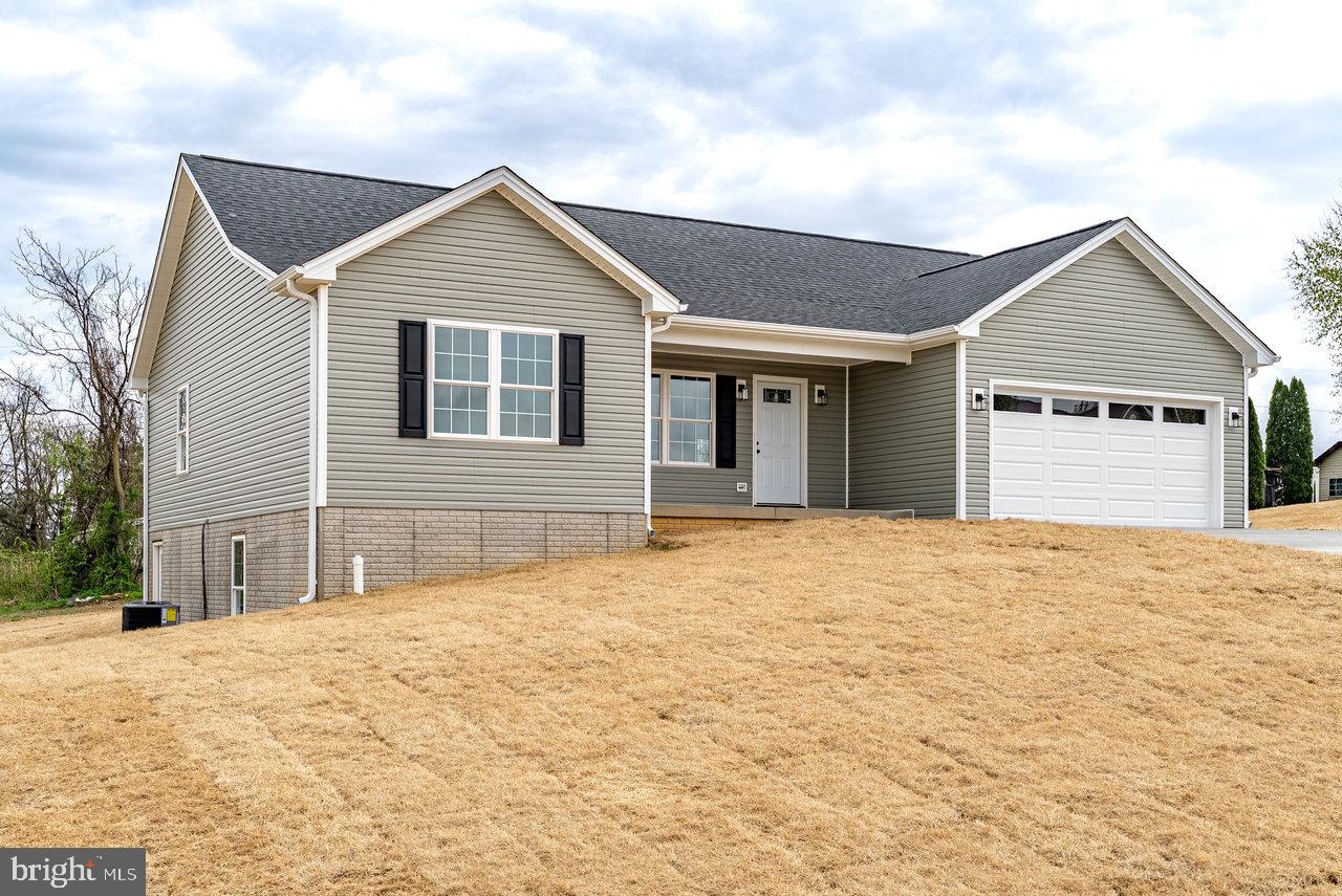 389 LEOLA LOOP