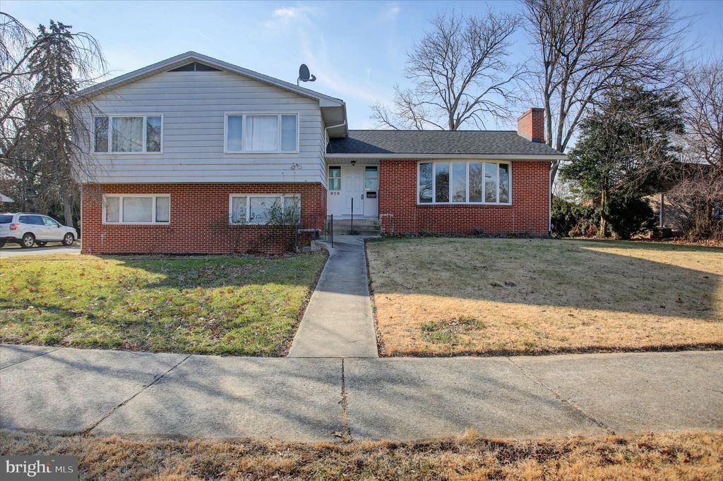 Photo of 970 Leidig Drive, CHAMBERSBURG, PA 17201 (MLS # PAFL2031880)