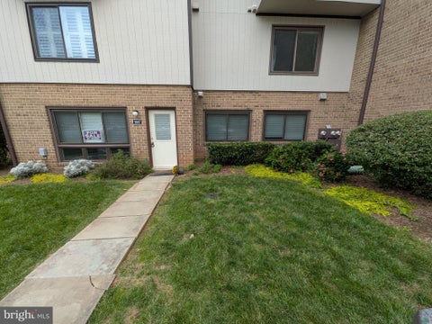 Photo of 1687 Westwind Way #183, MCLEAN, VA 22102 (MLS # VAFX2344752)