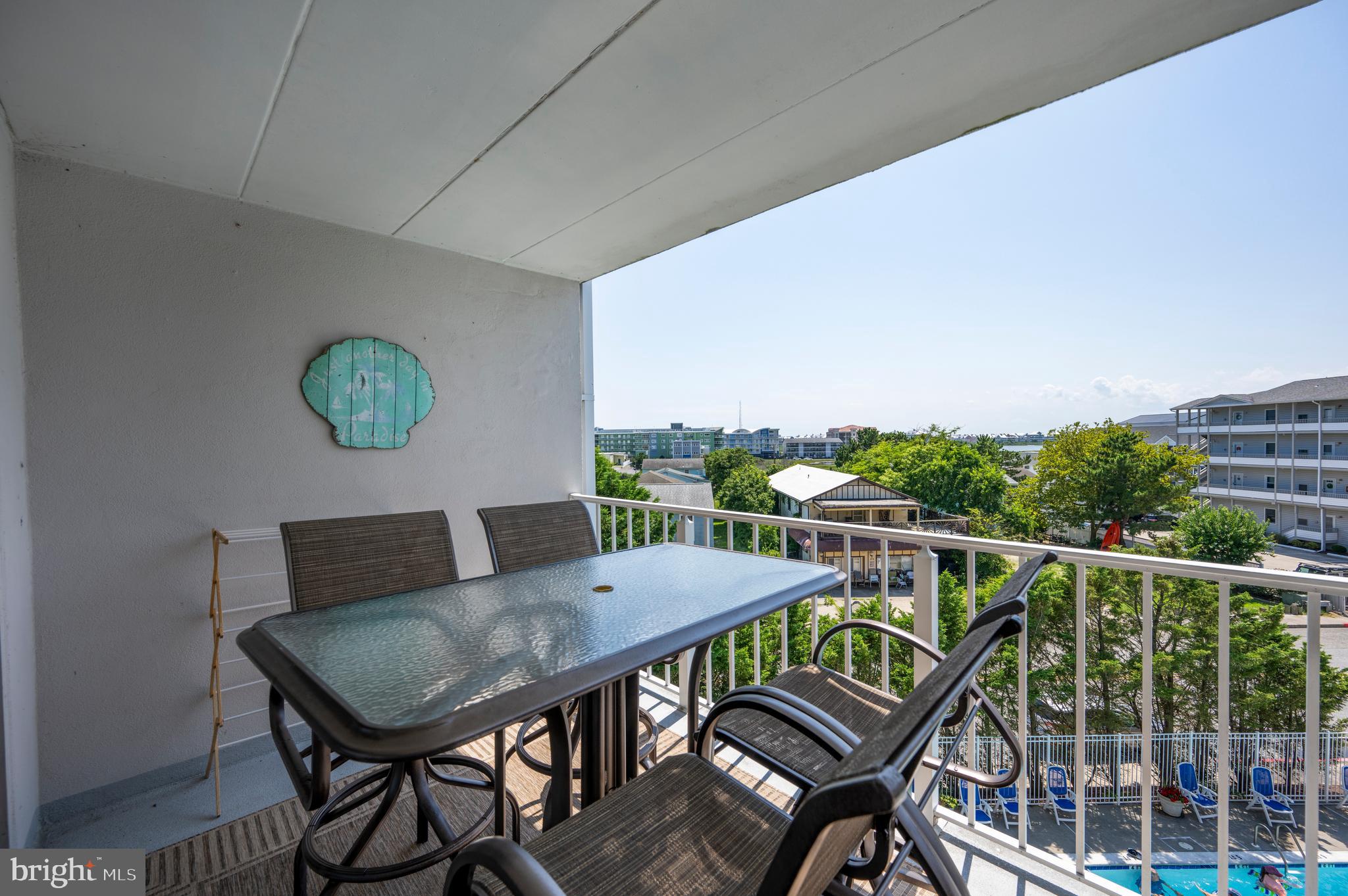 TRITON'S TRUMPET - Residential