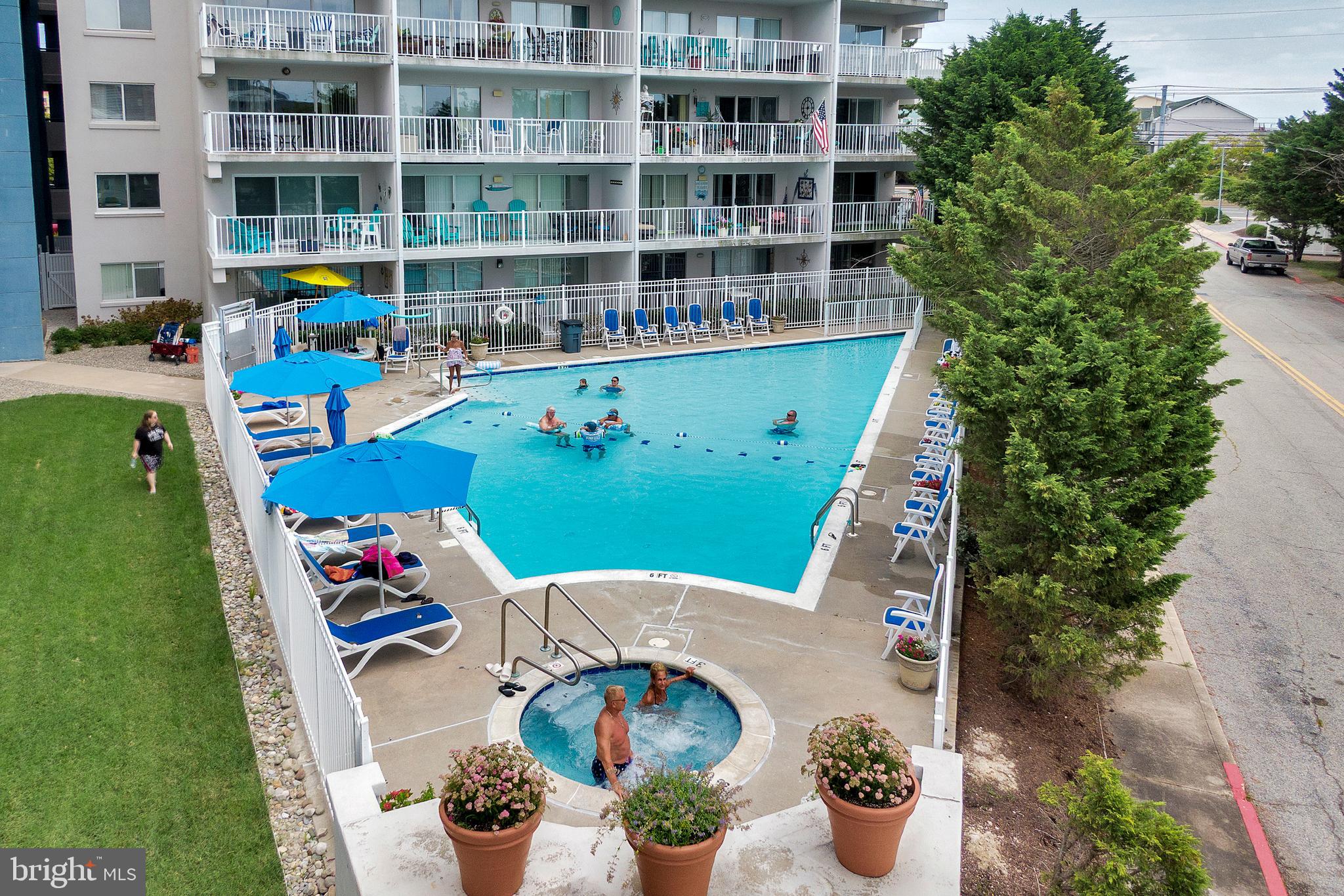 TRITON'S TRUMPET - Residential