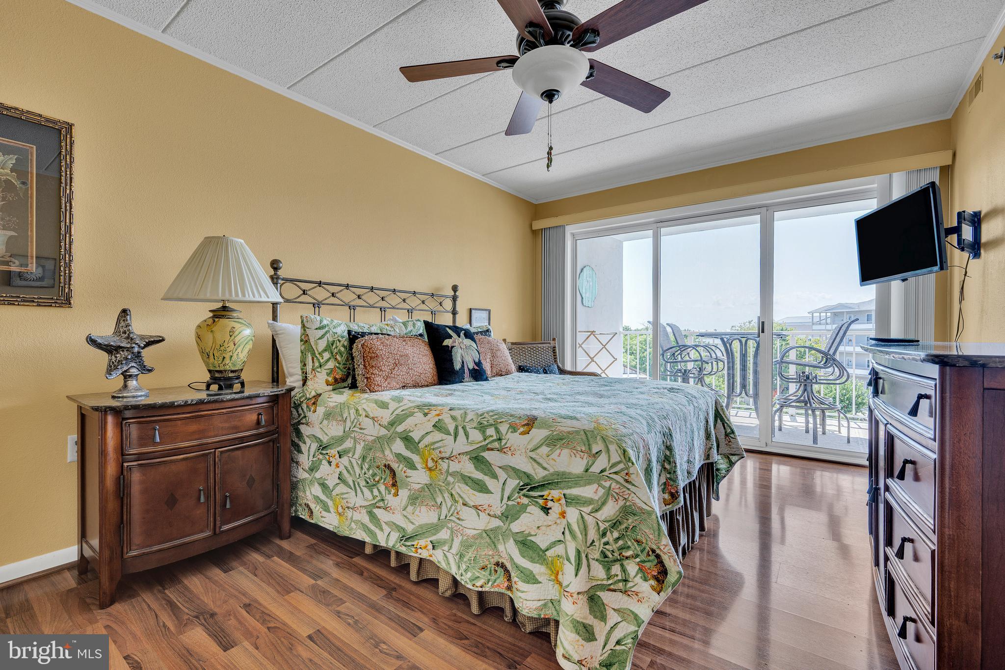 TRITON'S TRUMPET - Residential