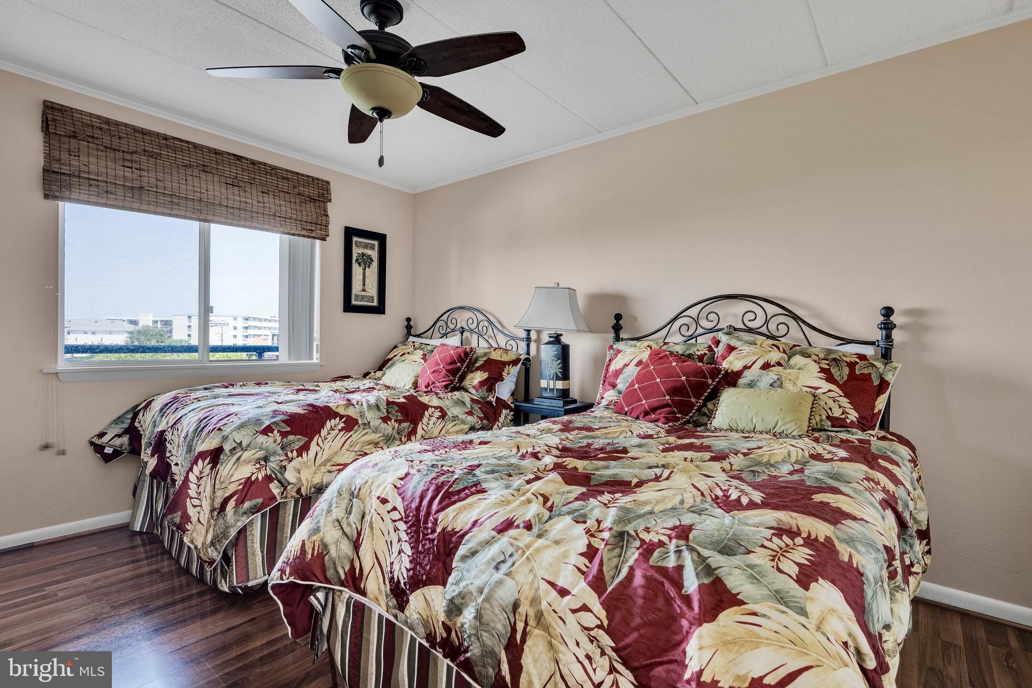 TRITON'S TRUMPET - Residential