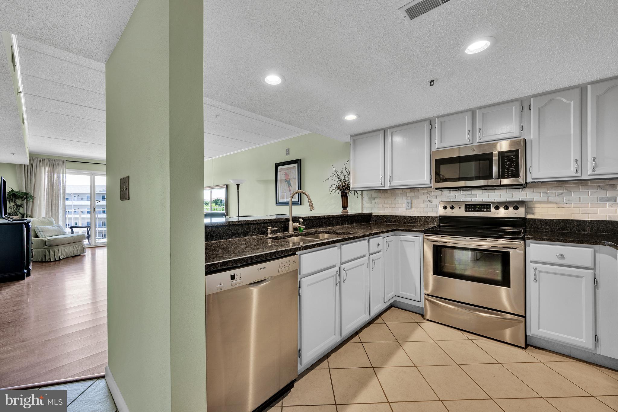 TRITON'S TRUMPET - Residential