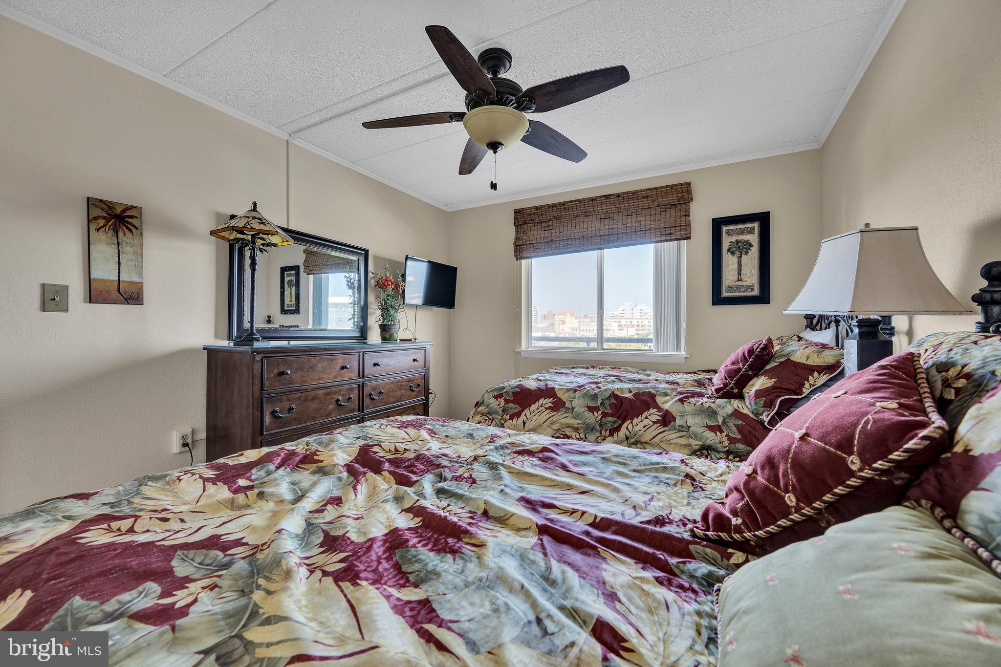 TRITON'S TRUMPET - Residential