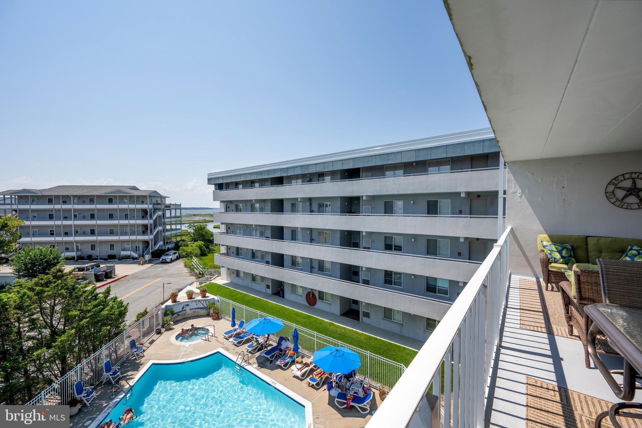 TRITON'S TRUMPET - Residential