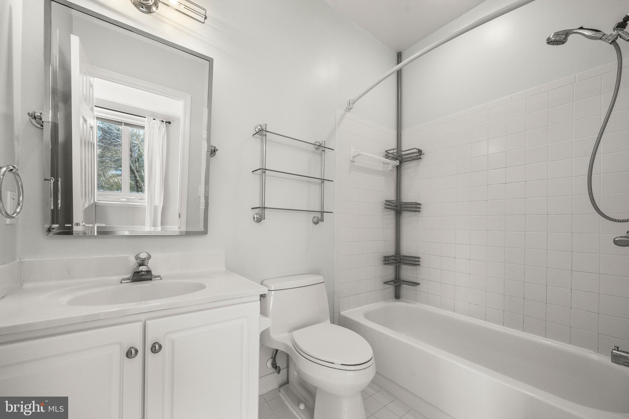 FAIRWAYS BAY HILLS CONDOMINIUMS - Residential