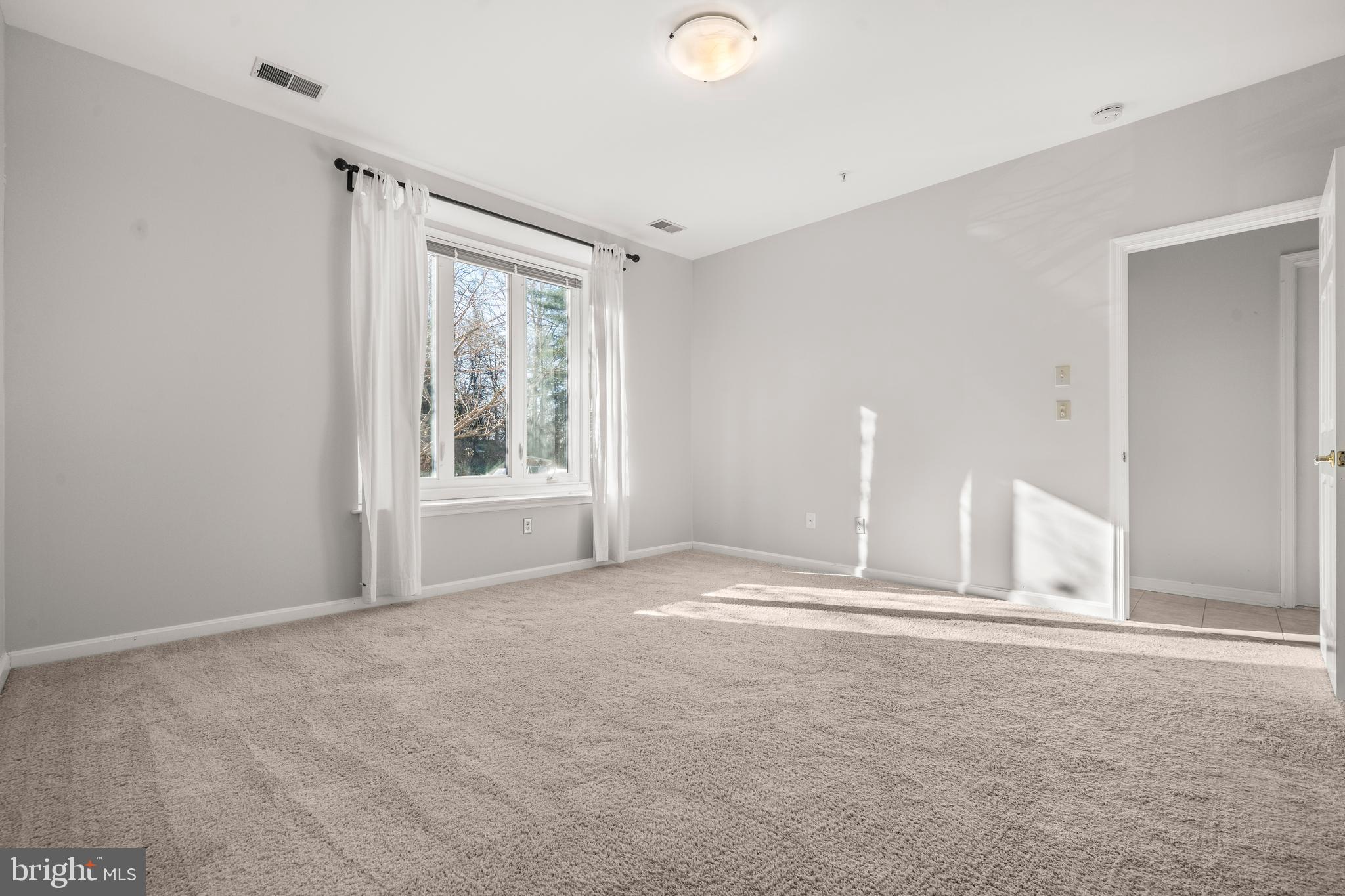 FAIRWAYS BAY HILLS CONDOMINIUMS - Residential