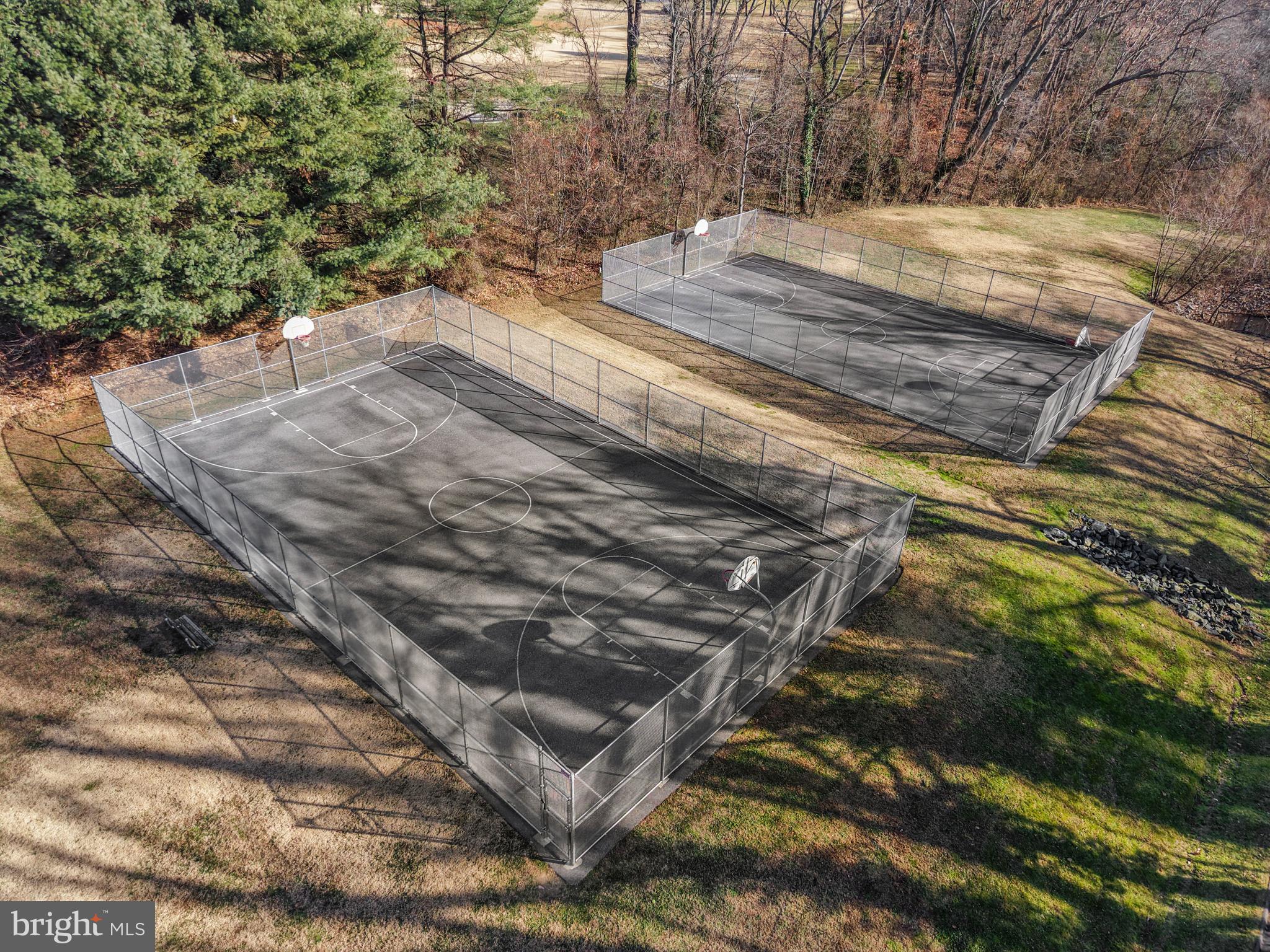 FAIRWAYS BAY HILLS CONDOMINIUMS - Residential